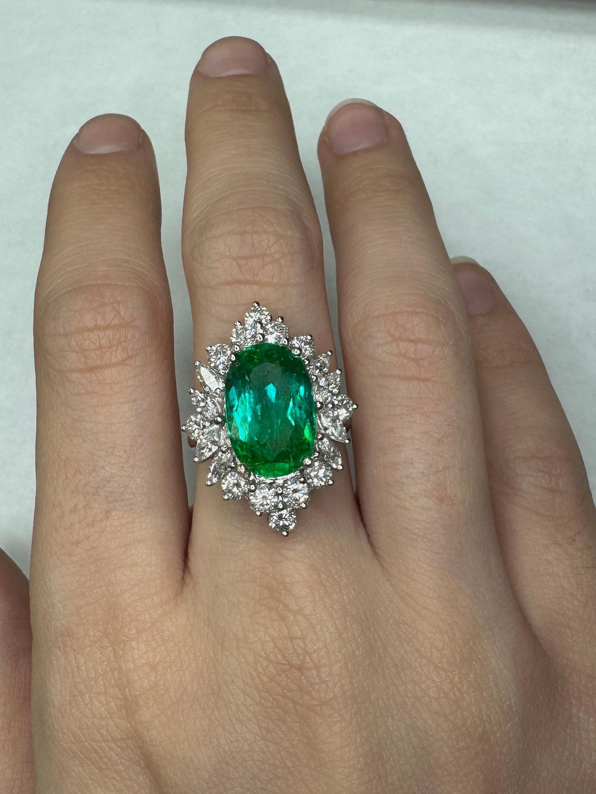 Women's GIA Certified 18k Diamond and Emerald Ring