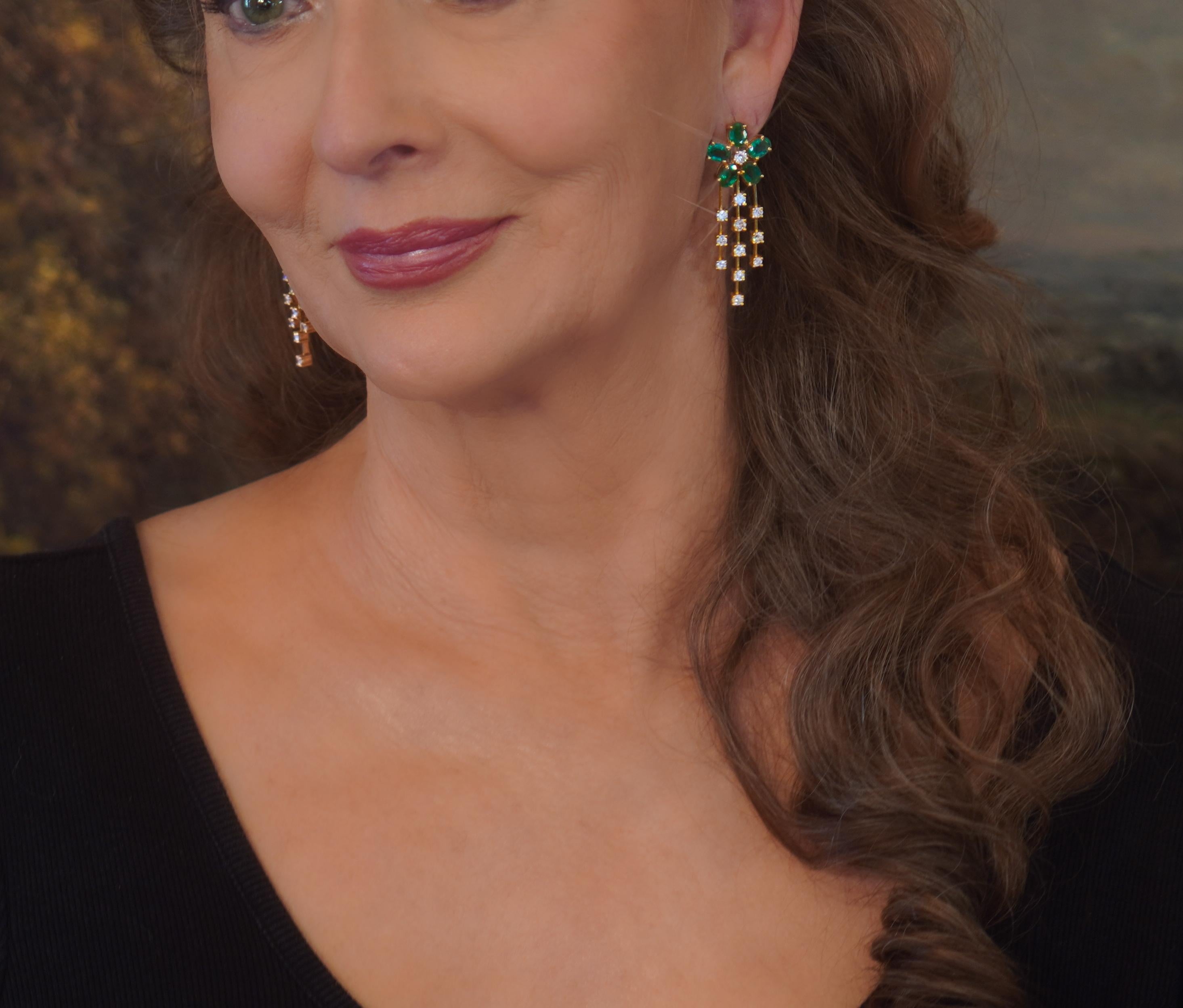 De las mujeres Pendientes Vintage Diamante Esmeralda Certificado GIA 18K Oro Natural VS 10,18 Quilates en venta