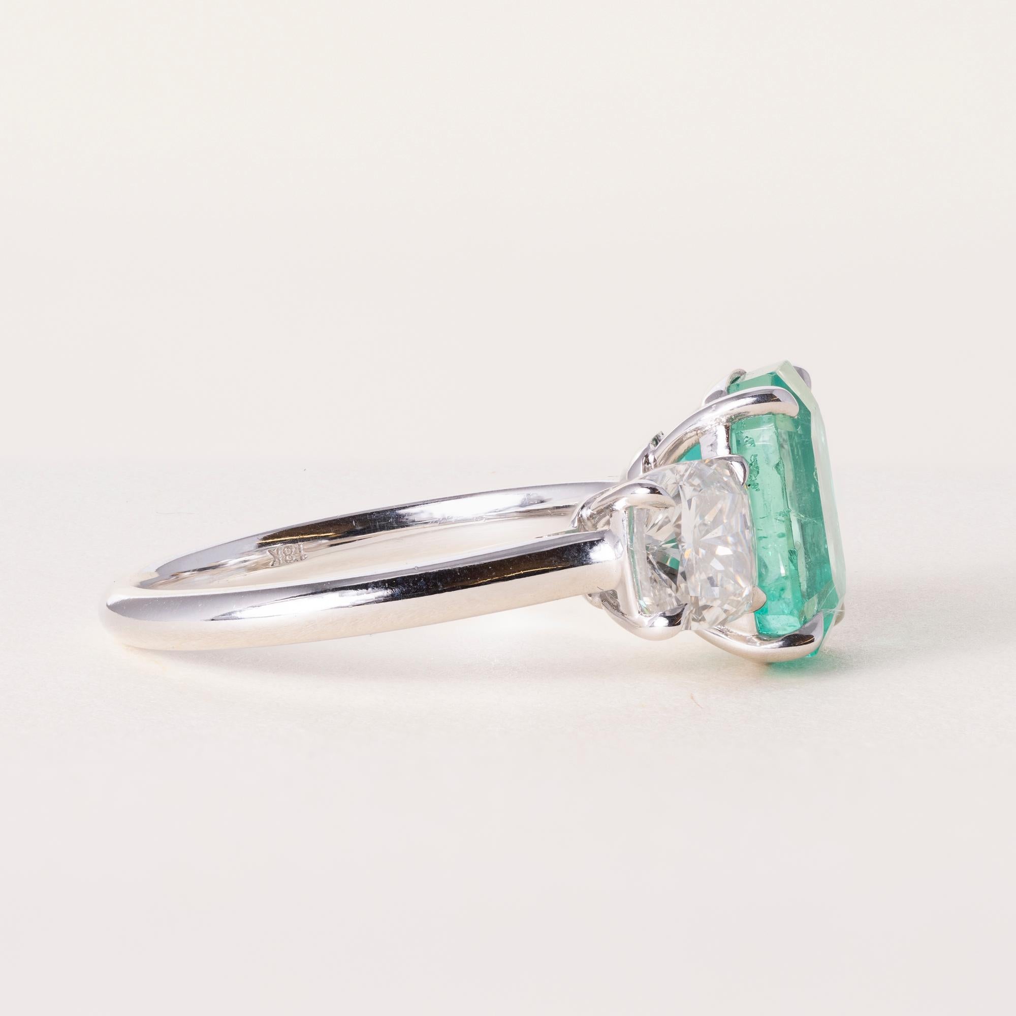 Anello con smeraldo colombiano e diamante da 2,32 carati certificato GIA in oro 18 carati in vendita 1
