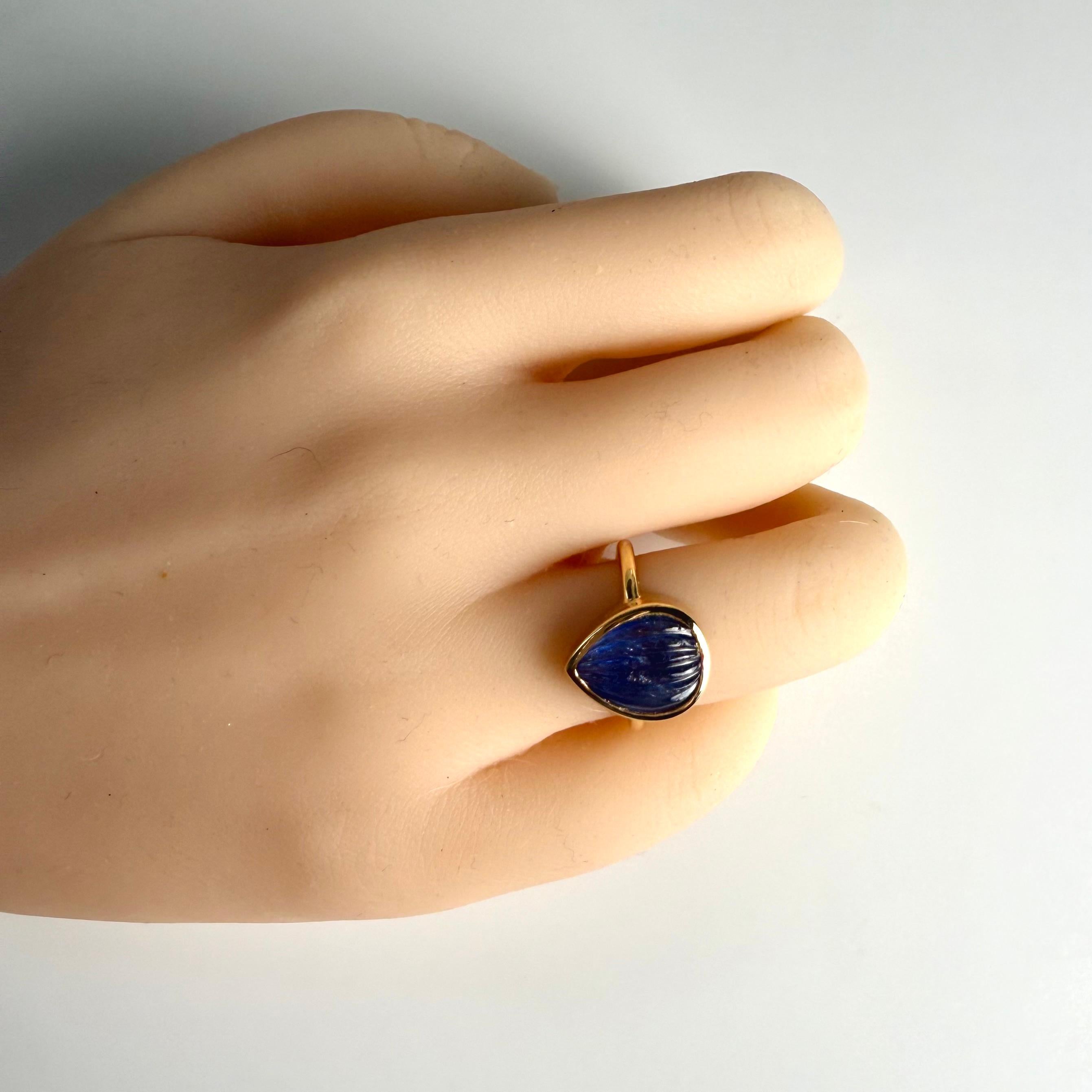 GIA Certified 18K Gold Bezel Solitaire Ring 4.70-carat Burma sapphire No Heat For Sale 7