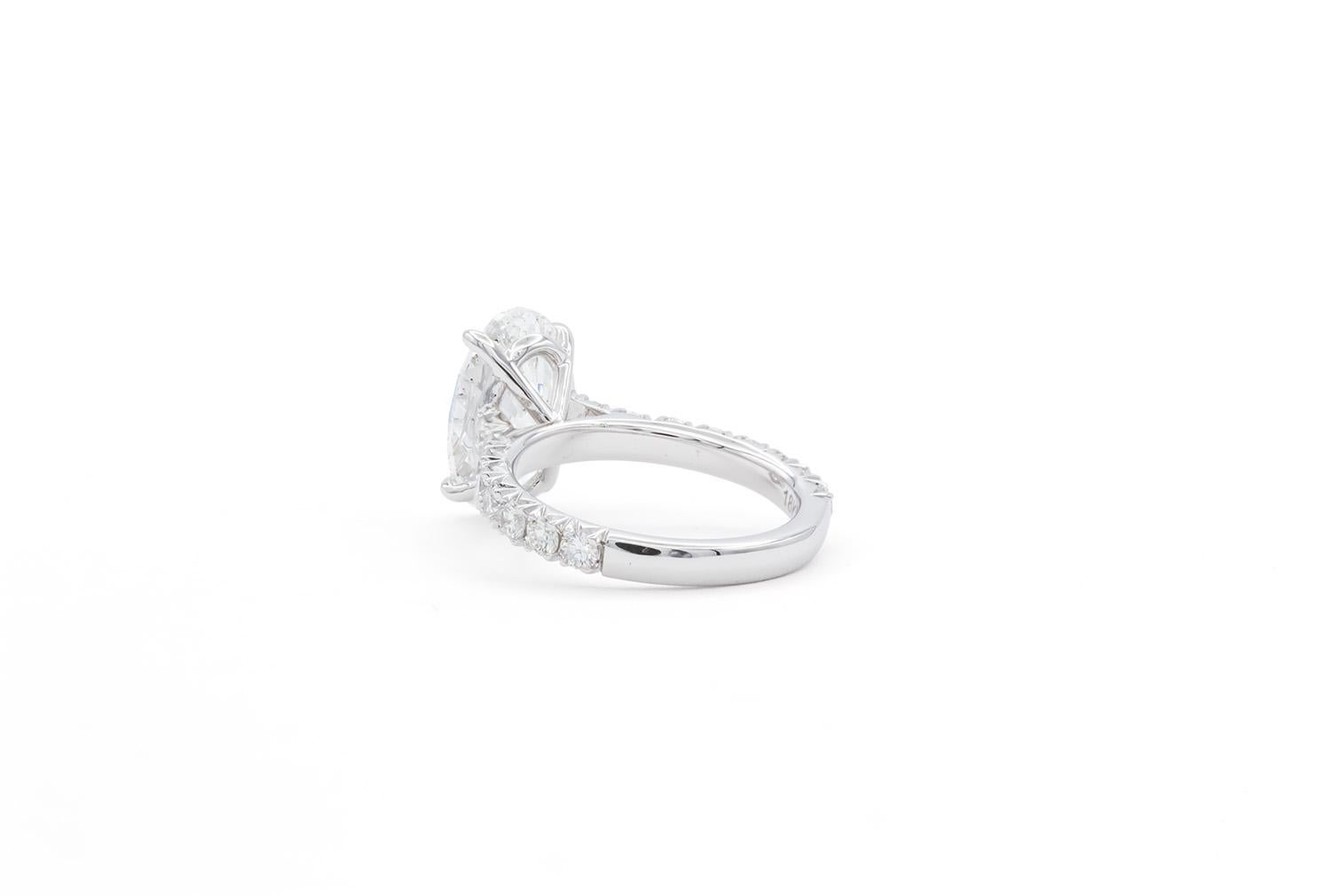 Anillo de compromiso solitario de oro blanco de 18 quilates y diamantes de talla oval con certificado GIA 3,50 ct Corte oval en venta