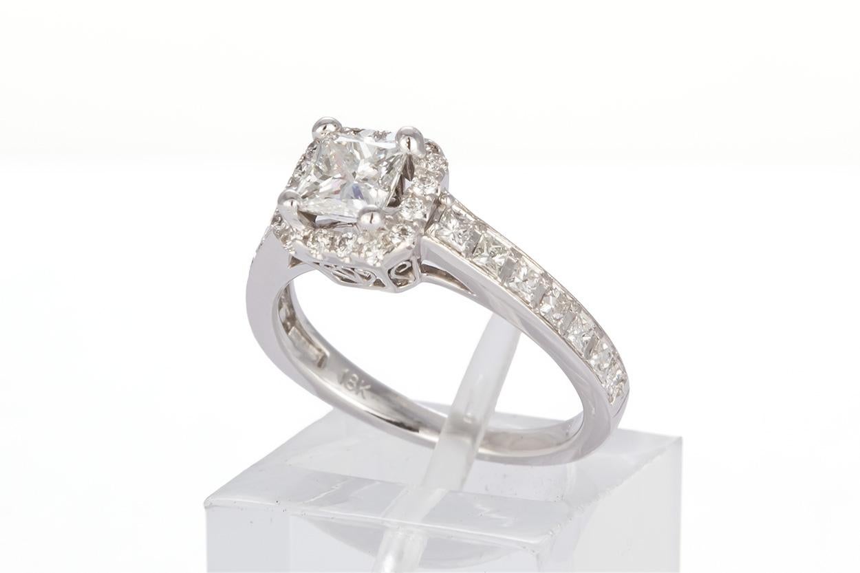 GIA-zertifiziertes 18 Karat Gold und Prinzessinnen-Diamant-Halo-Ehering-Set, 3,58 Karat Damen im Angebot