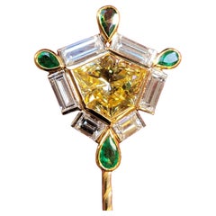 Issac Nussbaum  Spilla Jewell a forma di aquilone giallo intenso 18K YG Fancy da 2,39 carati