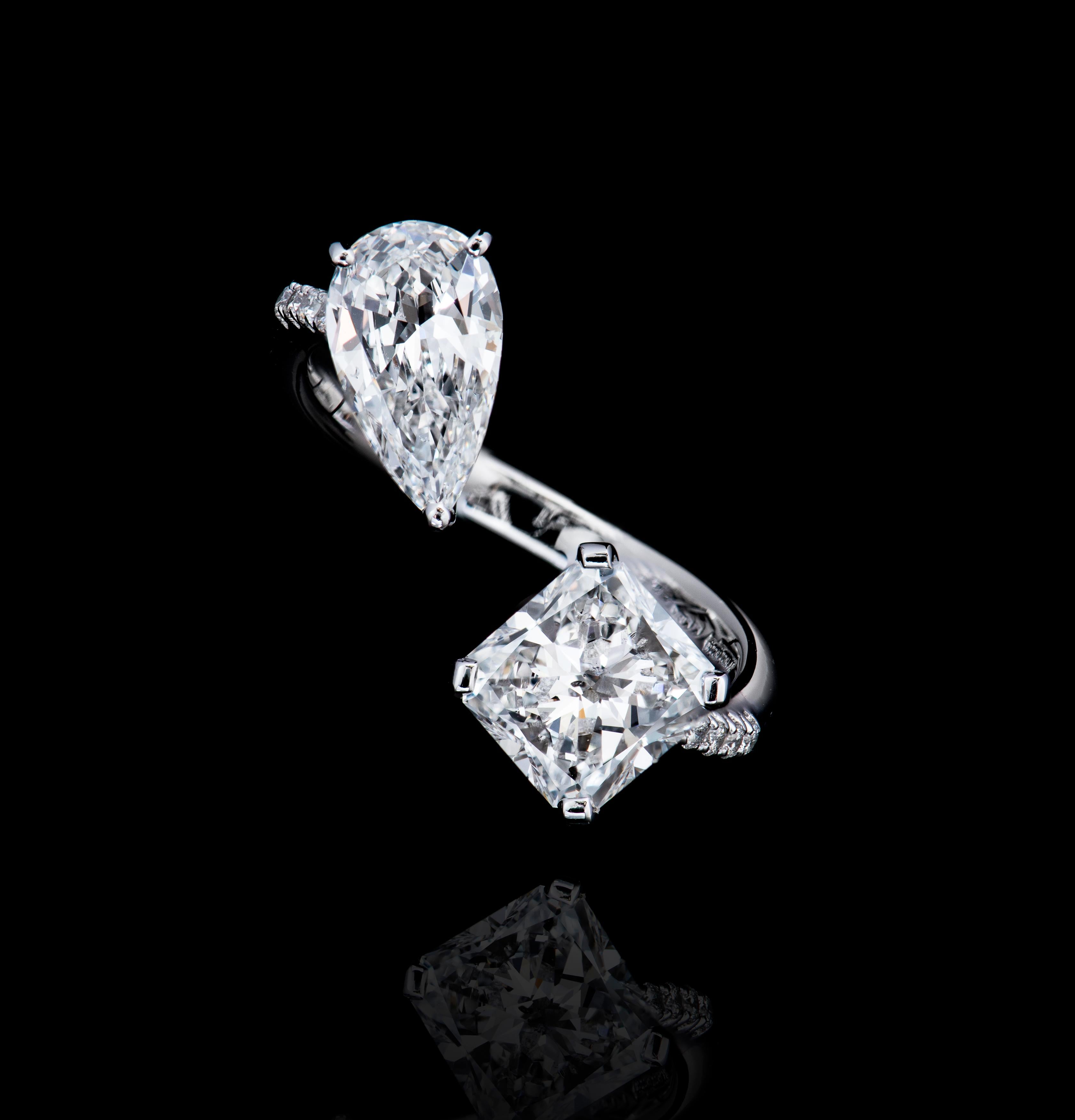 GIA Certified 1.90 Carat Radiant & Pear Shape Diamond Open Ring Corte radiante en venta