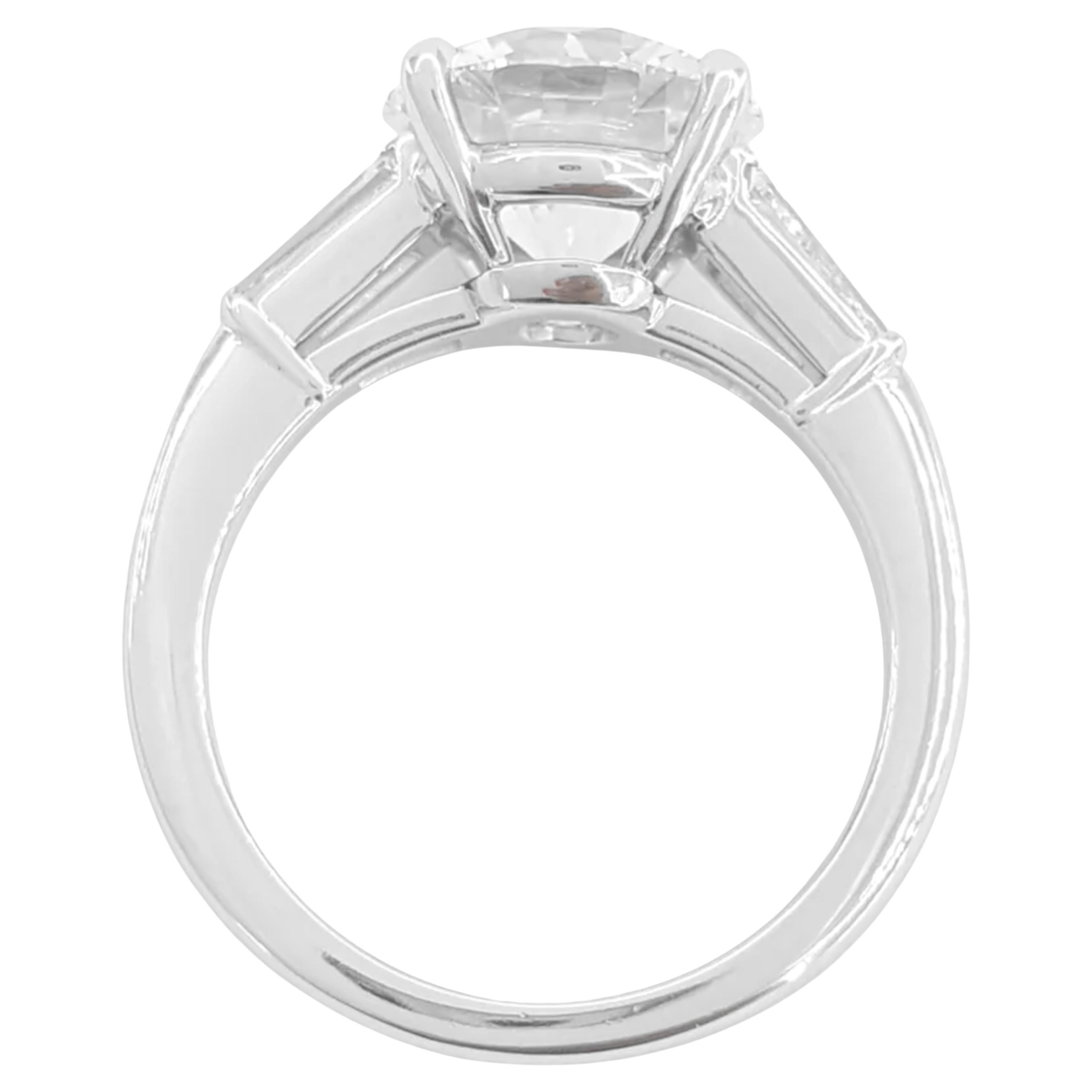 Contemporary GIA Certified 1.90 Carat Round Brilliant Cut Diamond Ring VVS1 For Sale