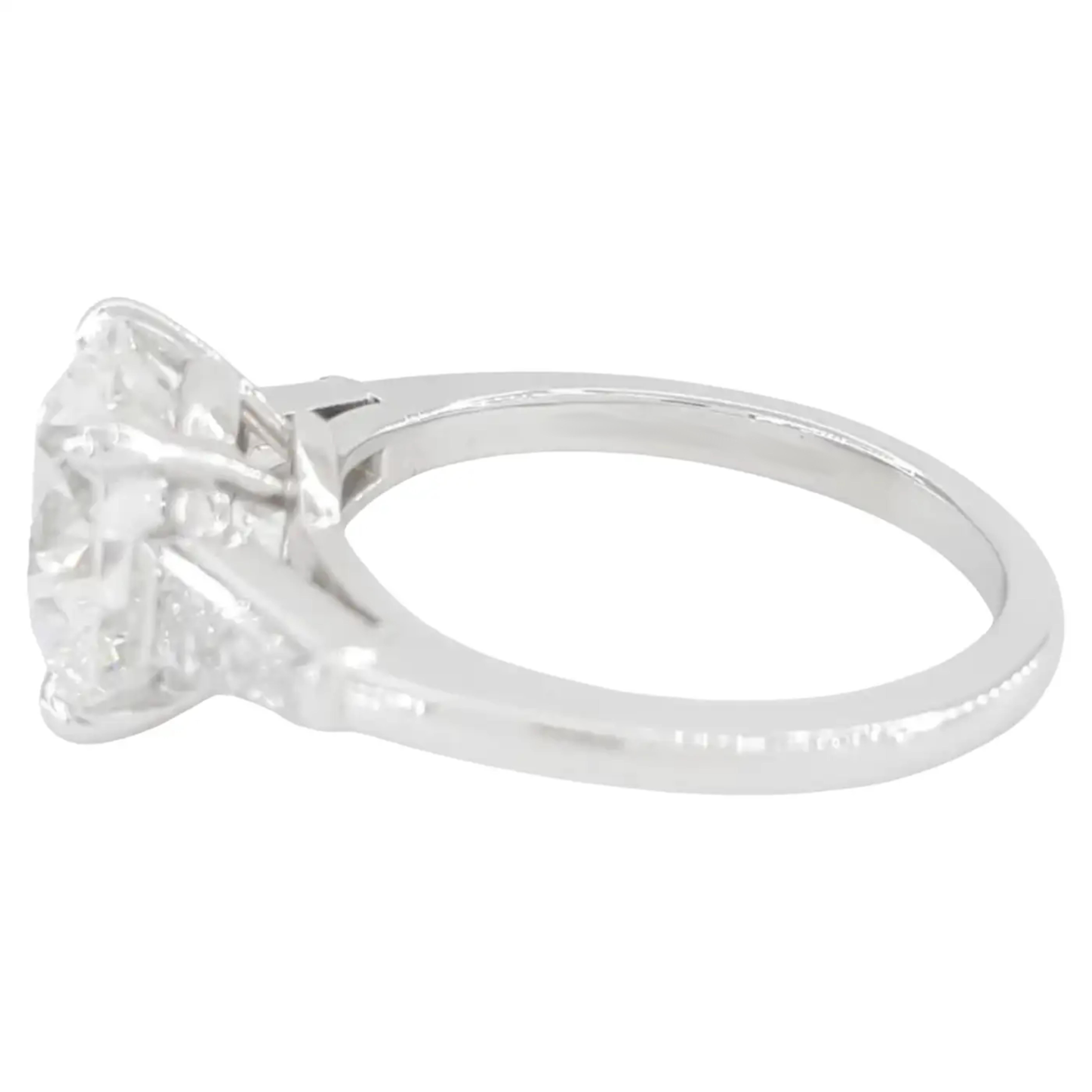 Round Cut GIA Certified 1.90 Carat Round Brilliant Cut Diamond Ring VVS1 For Sale