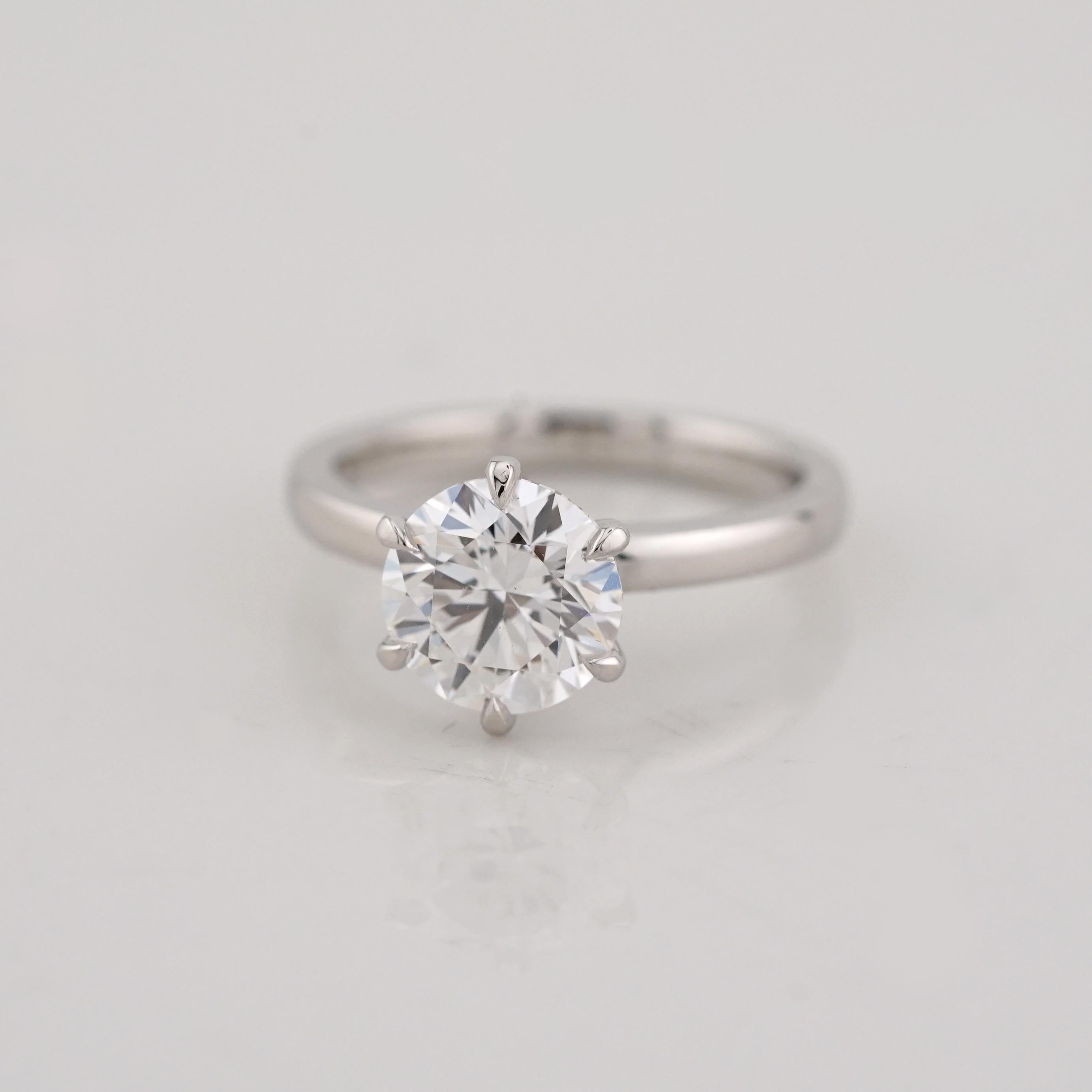 Contemporain Bague solitaire en or certifiée GIA avec diamants taille ronde de 1,90 carat D VS2 en vente