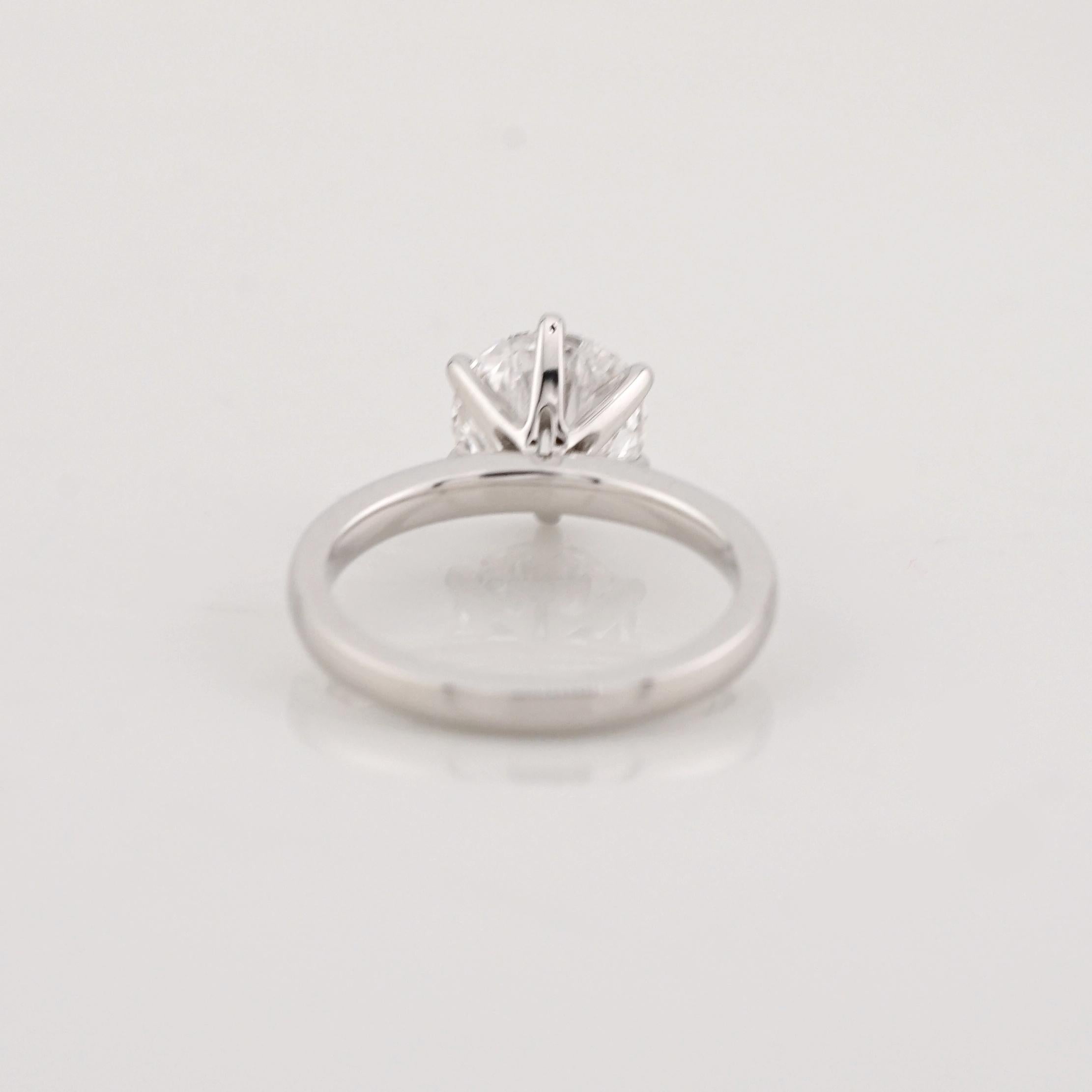 Bague solitaire en or certifiée GIA avec diamants taille ronde de 1,90 carat D VS2 Neuf - En vente à Chicago, IL