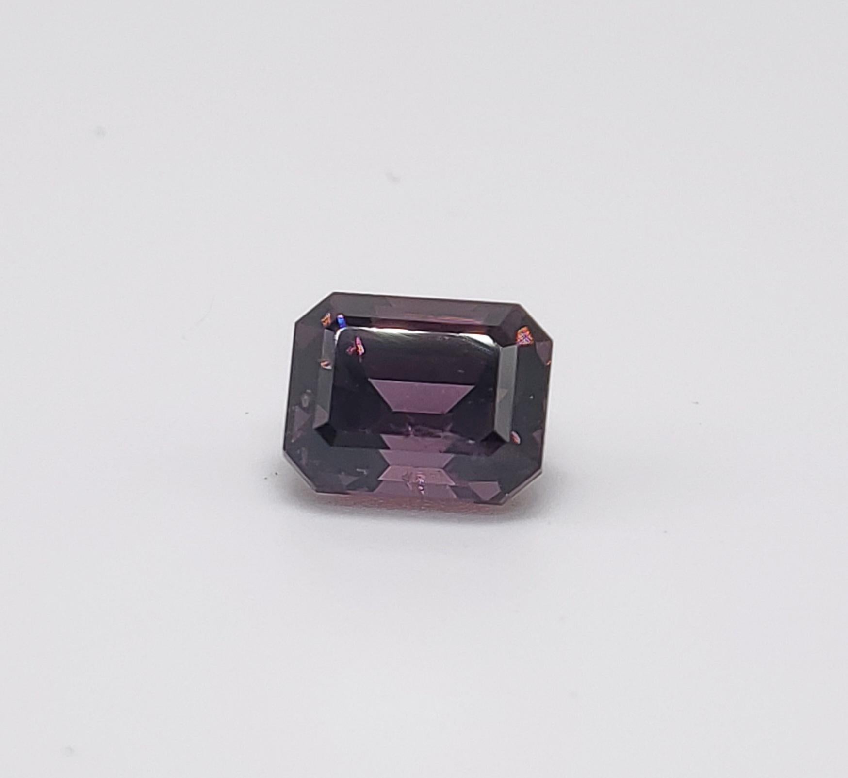 GIA Certified 1.91 Carat Spinel For Sale 1