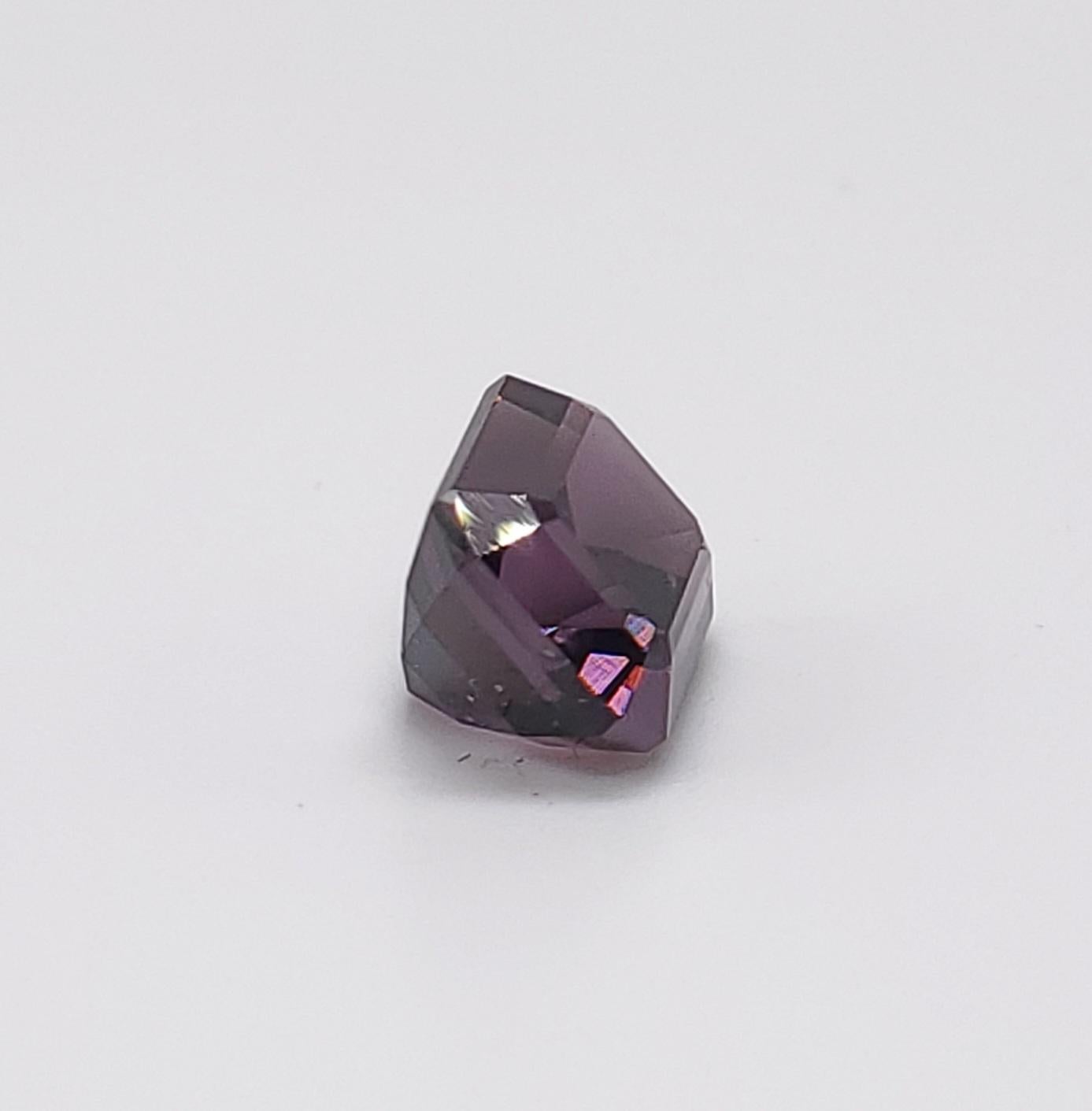 Spinello certificato GIA da 1.91 carati in vendita 1