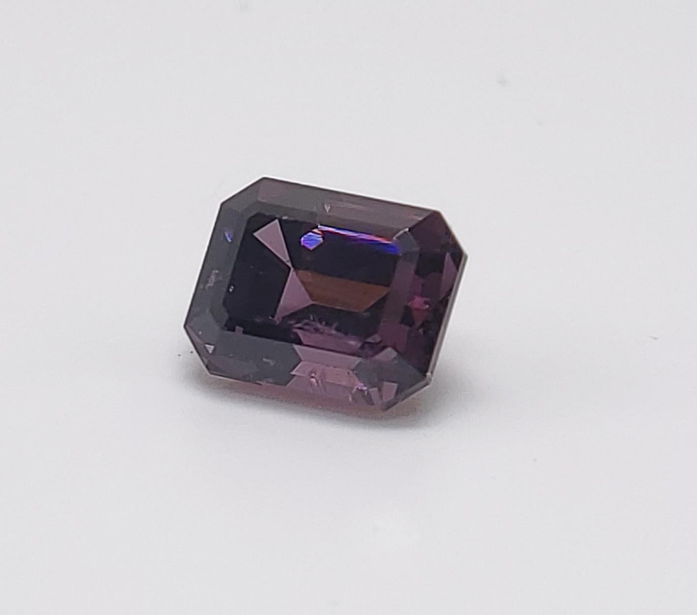 Spinello certificato GIA da 1.91 carati in vendita 4