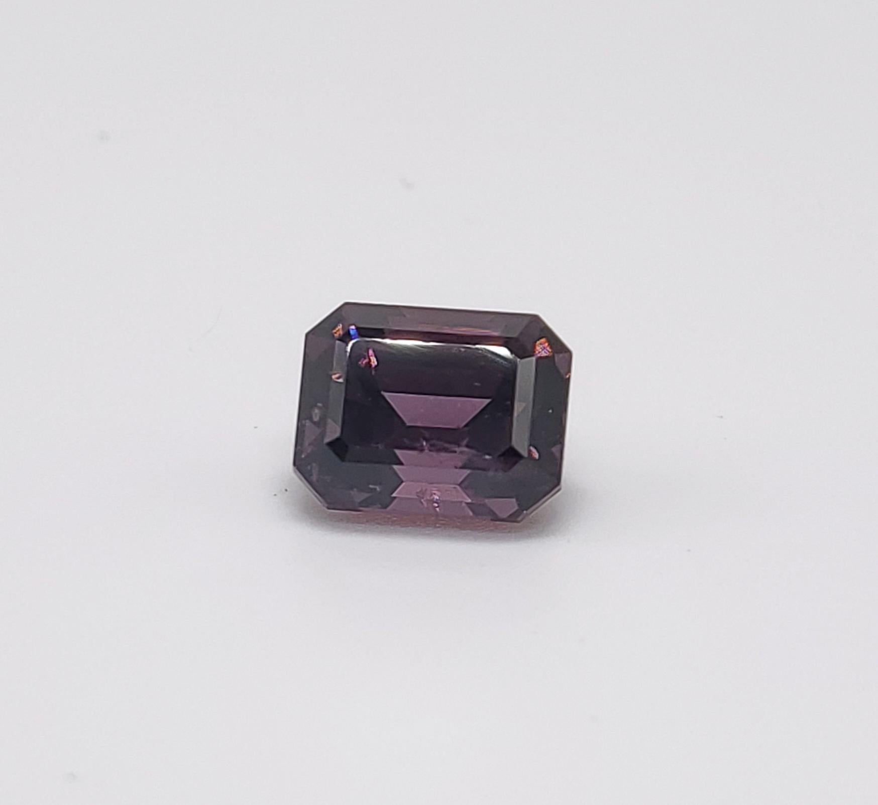 Spinello certificato GIA da 1.91 carati in vendita 5