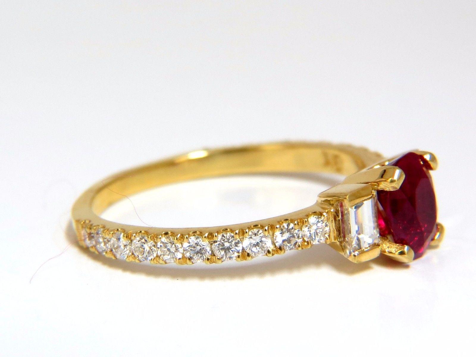 Women's or Men's GIA Certified 1.92 Carat Natural Ruby Diamonds Ring 18 Karat Vivid Red