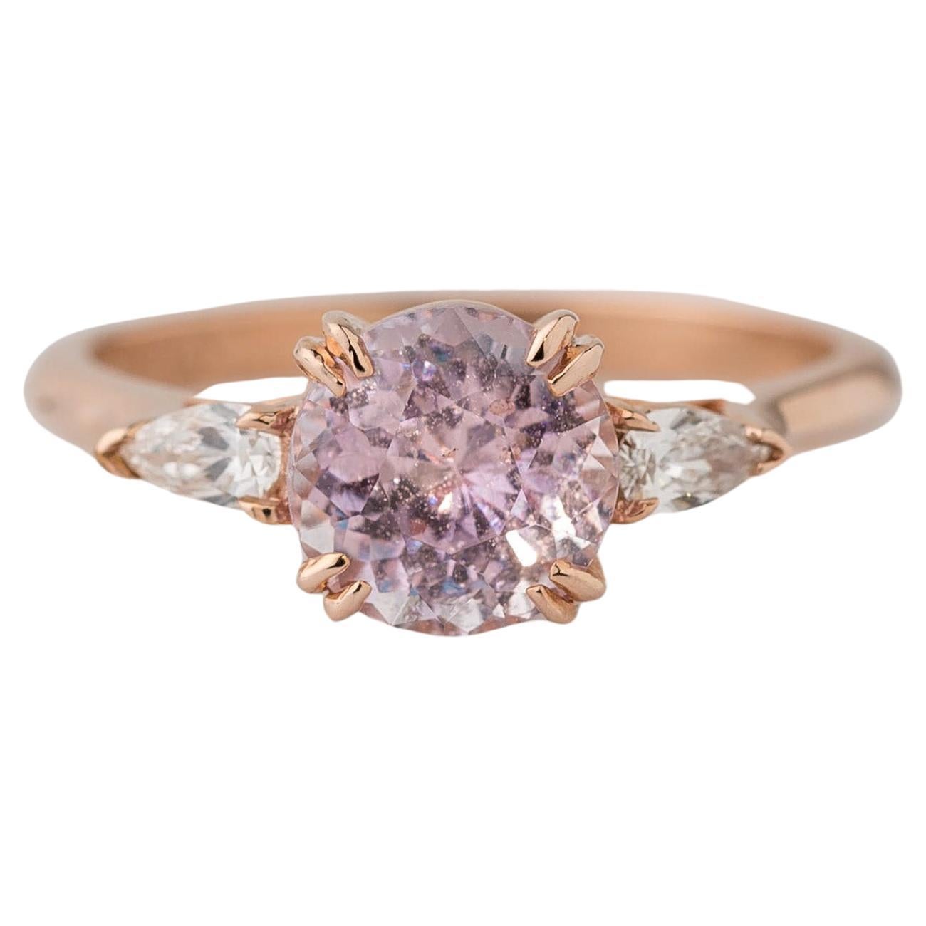 Bague à trois pierres et saphir rose naturel certifié GIA de 1,92 carat