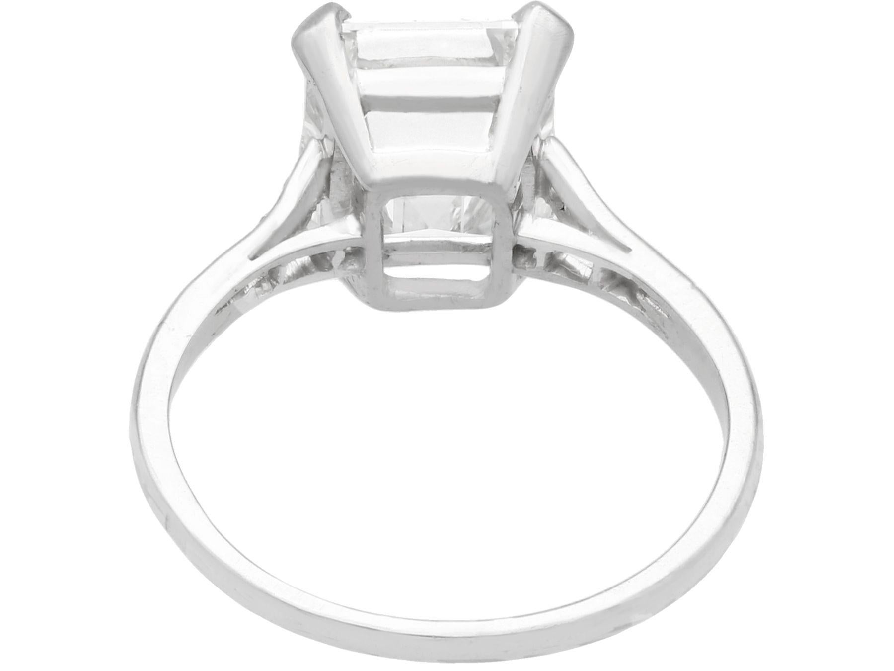 GIA Certified 2.84 Carat Diamond and Solitaire Engagement Ring in Platinum For Sale 2