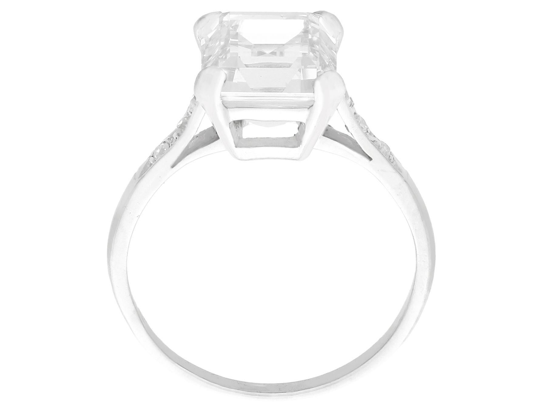 GIA Certified 2.84 Carat Diamond and Solitaire Engagement Ring in Platinum For Sale 3