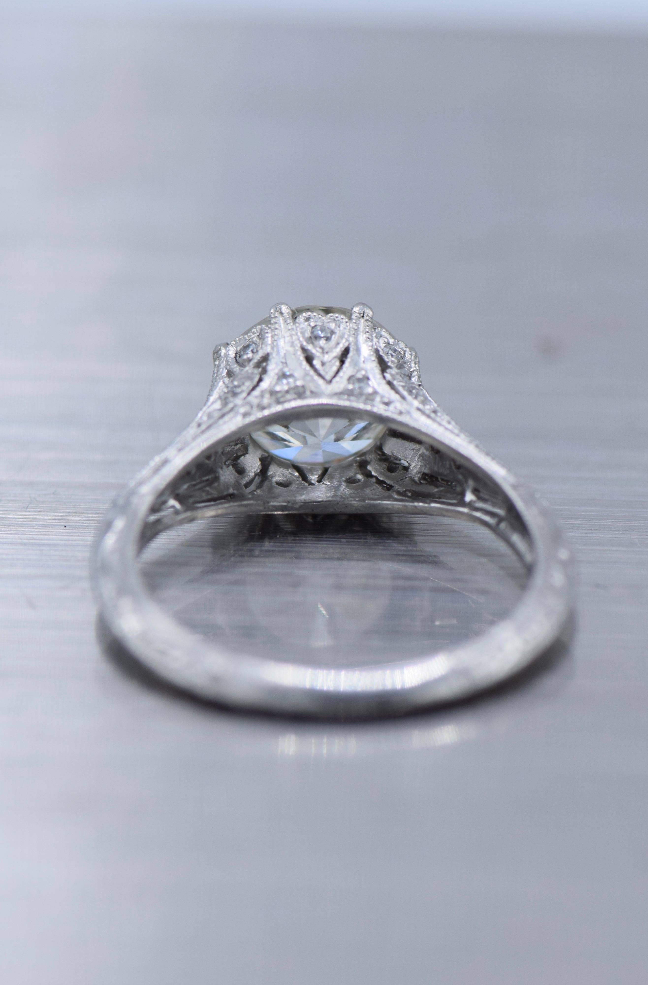 Art Deco GIA Certified 1.94 Carat Diamond and Platinum Ring
