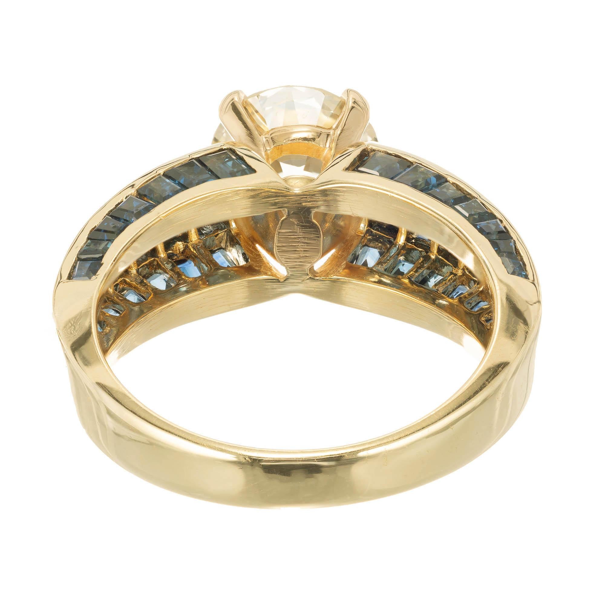Bague de fiançailles en or avec saphir jaune clair et diamant certifié GIA de 1,94 carat Excellent état - En vente à Stamford, CT