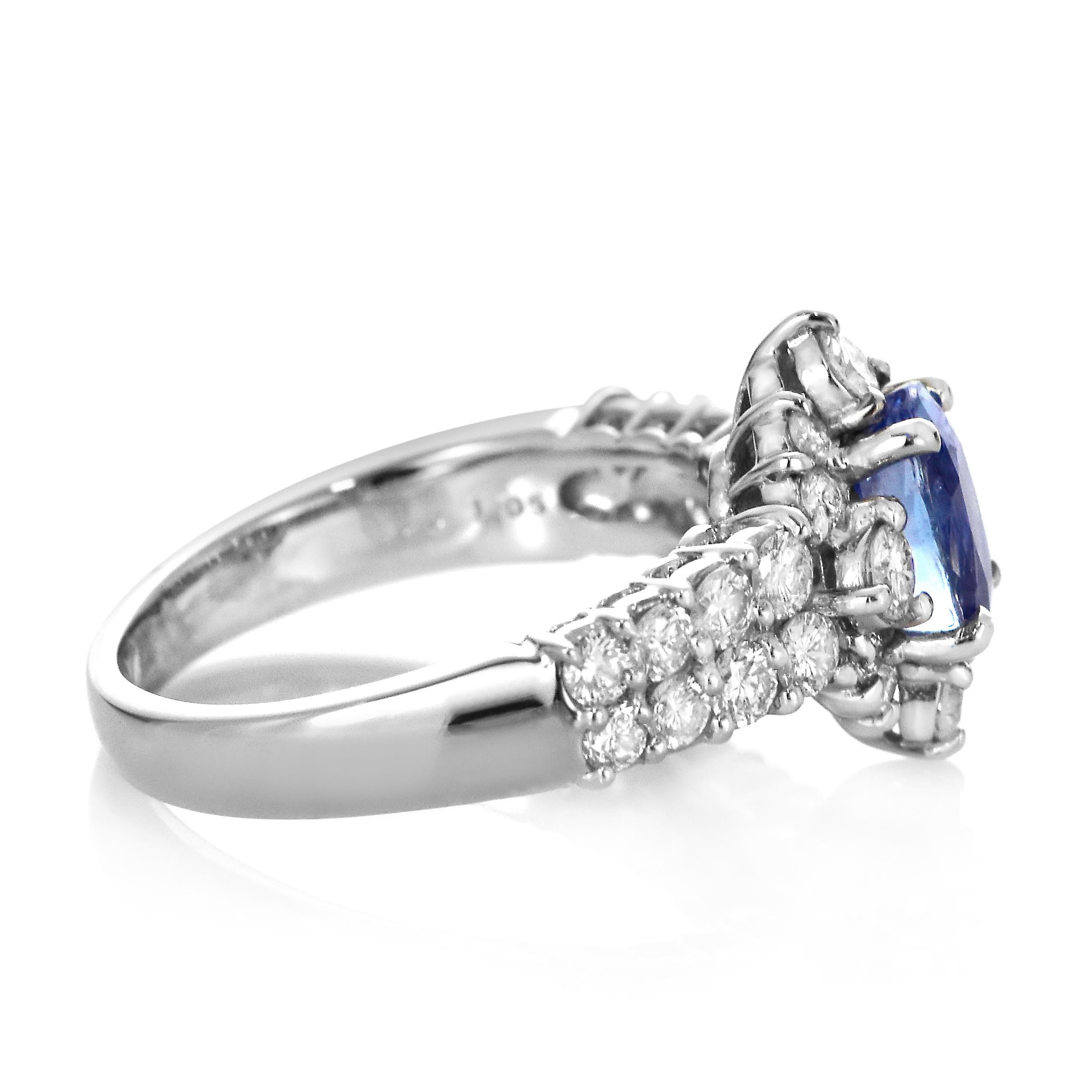 GIA Certified 1.96 Carat Unheated Sapphire and Diamond Ring made in Platinum For Sale 3