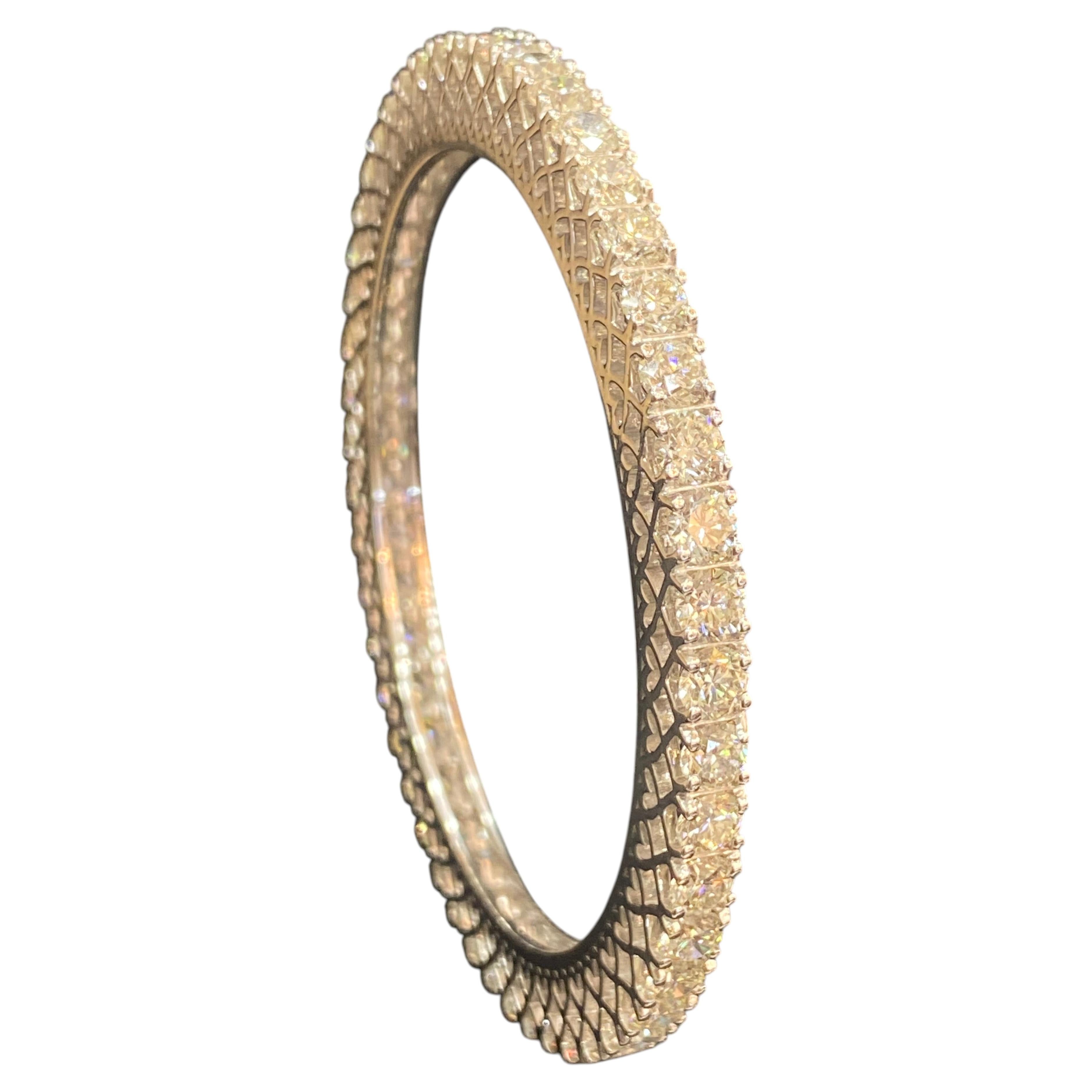 GIA Certified 19.60 Cts F/VS1 Round Brilliant Diamonds Eternity Bangle 18K Gold