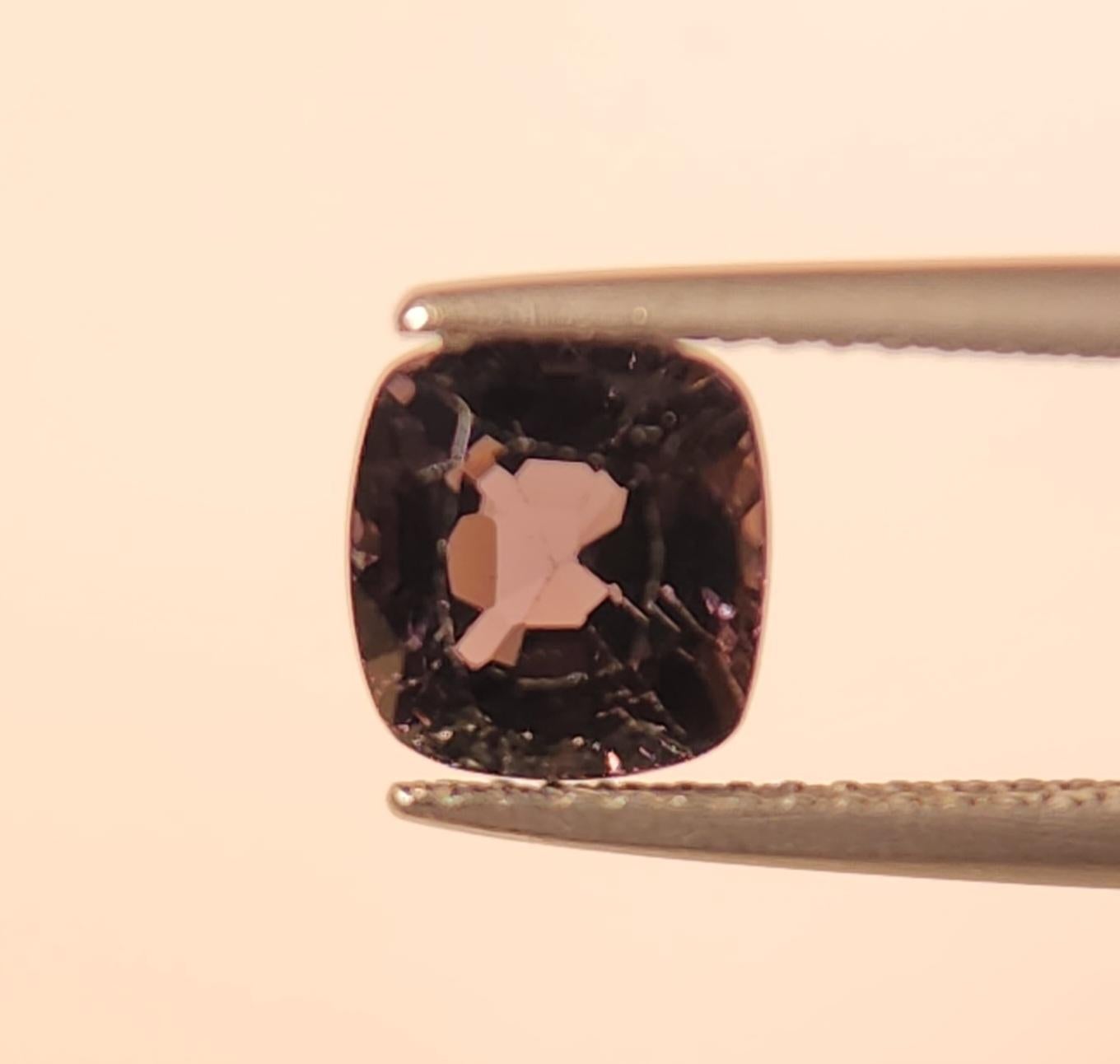 Women's or Men's GIA Certified 1.98 Carat Spinel For Sale