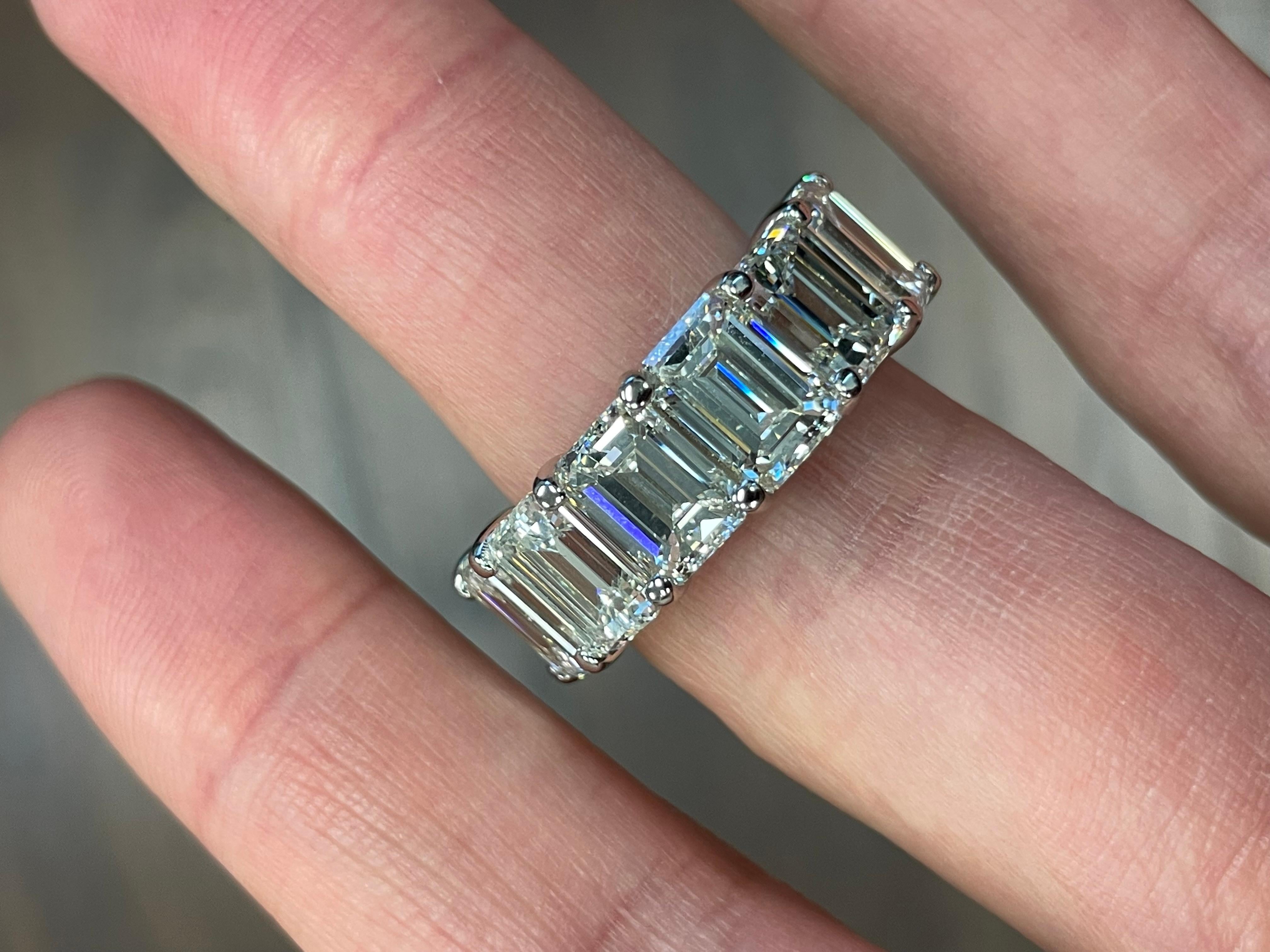 GIA Certified 19.81 Carat Emerald Cut Eternity Band 

Setting:
Platinum

Carat Weight: 19.81
Clarity: IF-VVS2
Color: J-K
13 Stones
*IF INTERESTED ASK FOR CERTS*

•Free Worldwide Shipping
•All Natural Diamonds/Gemstones

At EJ Diamonds, we work hard