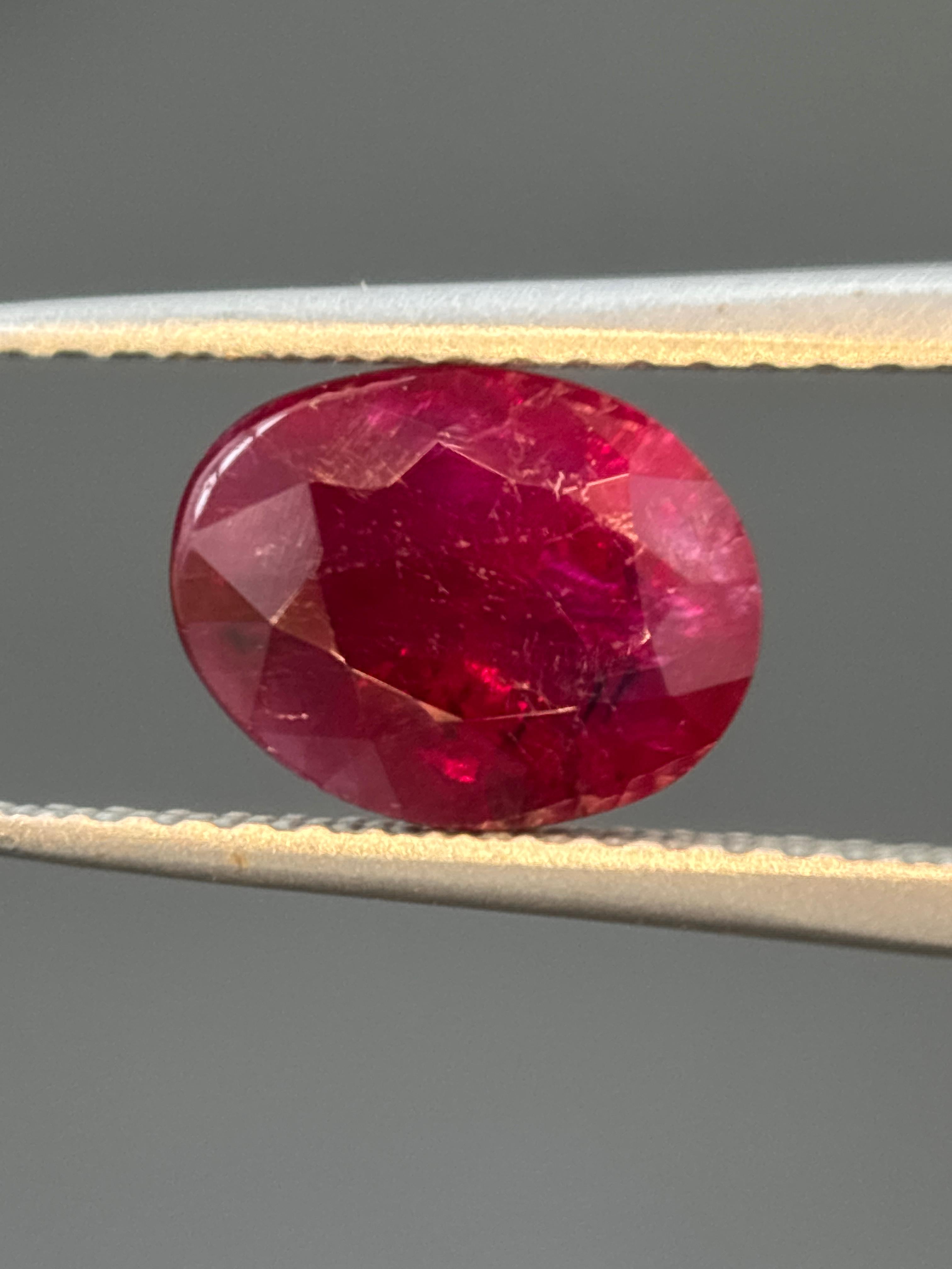 Taille ovale Rubis de Birmanie de 1,99 carat, naturel, non chauffé, taille ovale, certifié GIA en vente