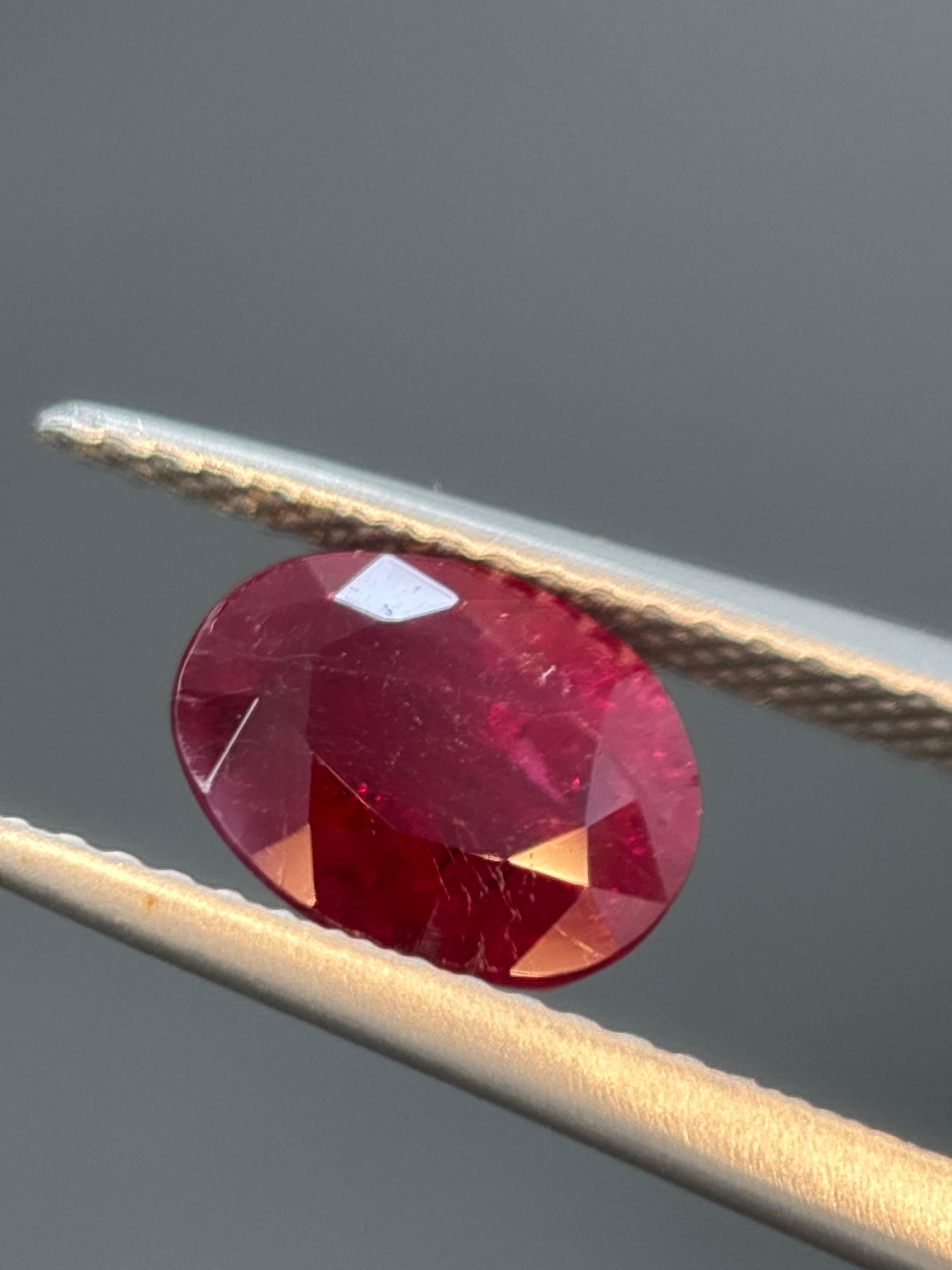 Rubis de Birmanie de 1,99 carat, naturel, non chauffé, taille ovale, certifié GIA Unisexe en vente