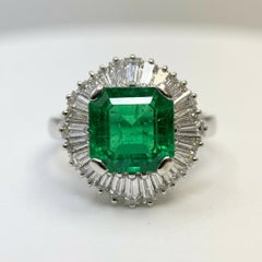 GIA Certified 2 Carat Colombian Muzo Emerald Diamond Cluster Ring