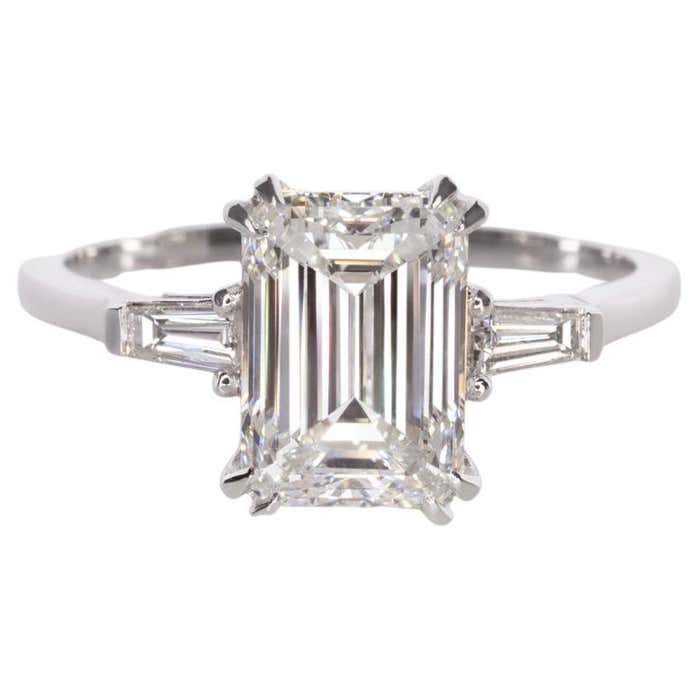 GIA Certified 2 Carat Emerald Cut Diamond Platinum Ring For Sale at ...