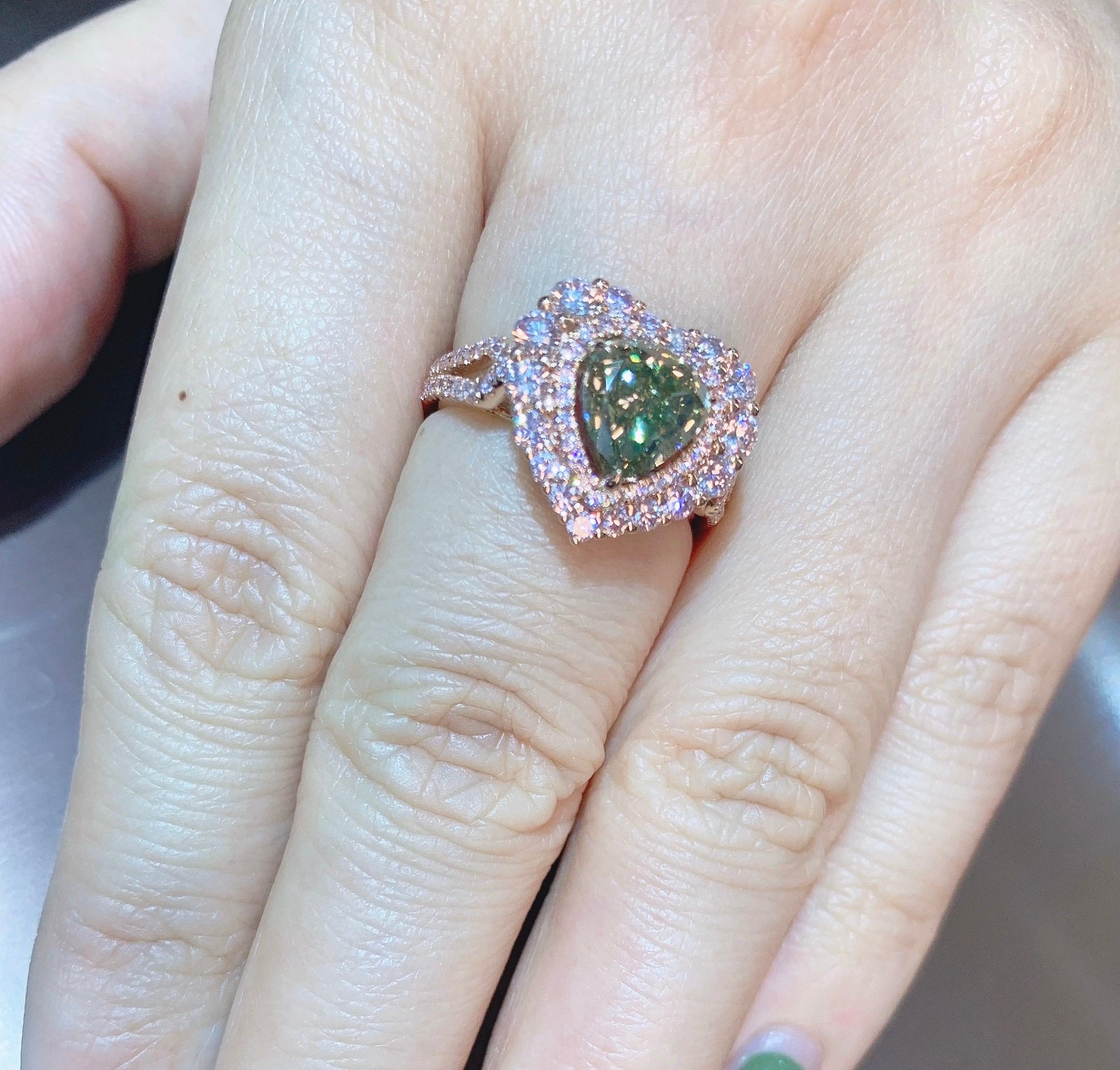 GIA Certified 2 Carat Fancy Brown Greenish Yellow Pink Gold Diamond Heart Ring In New Condition For Sale In Tsim Sha Tsui, HK