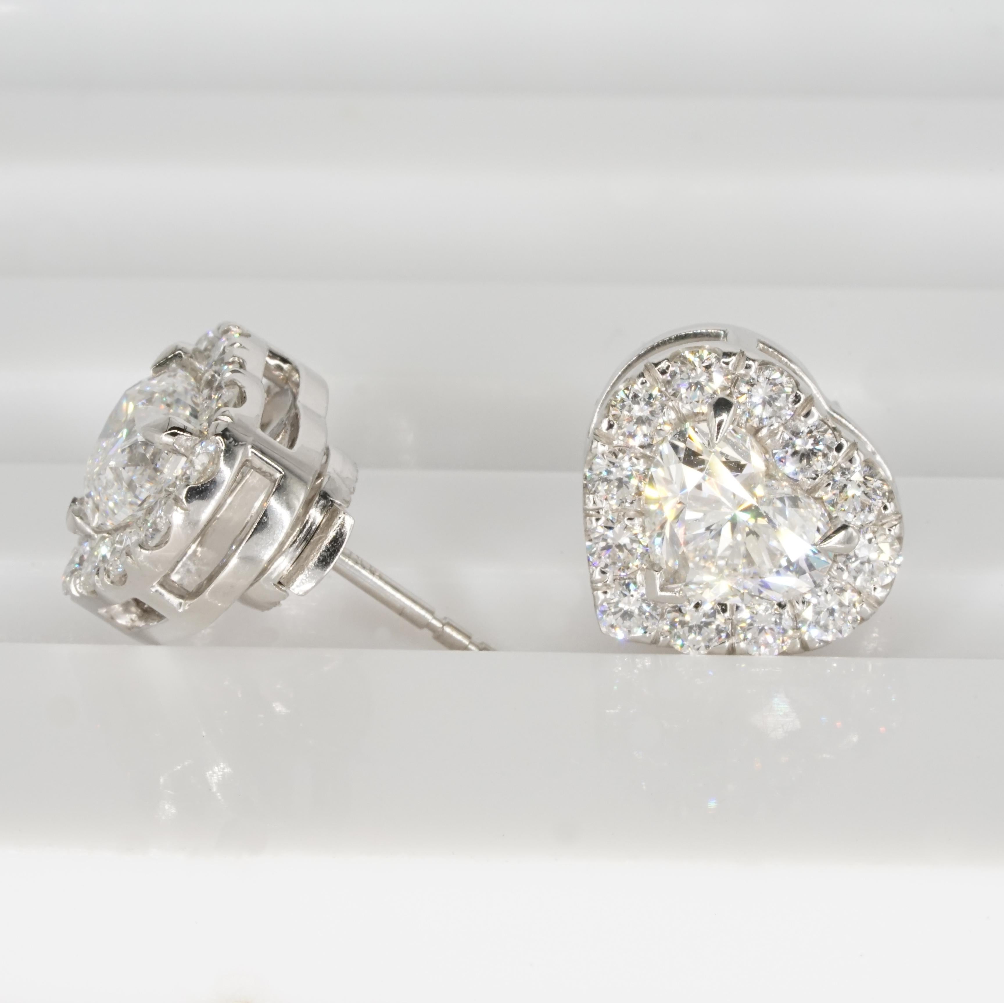 GIA Certified 2 Carat Heart Shape Diamond Stud D/E Color VVS1 Clarity in vendita 4