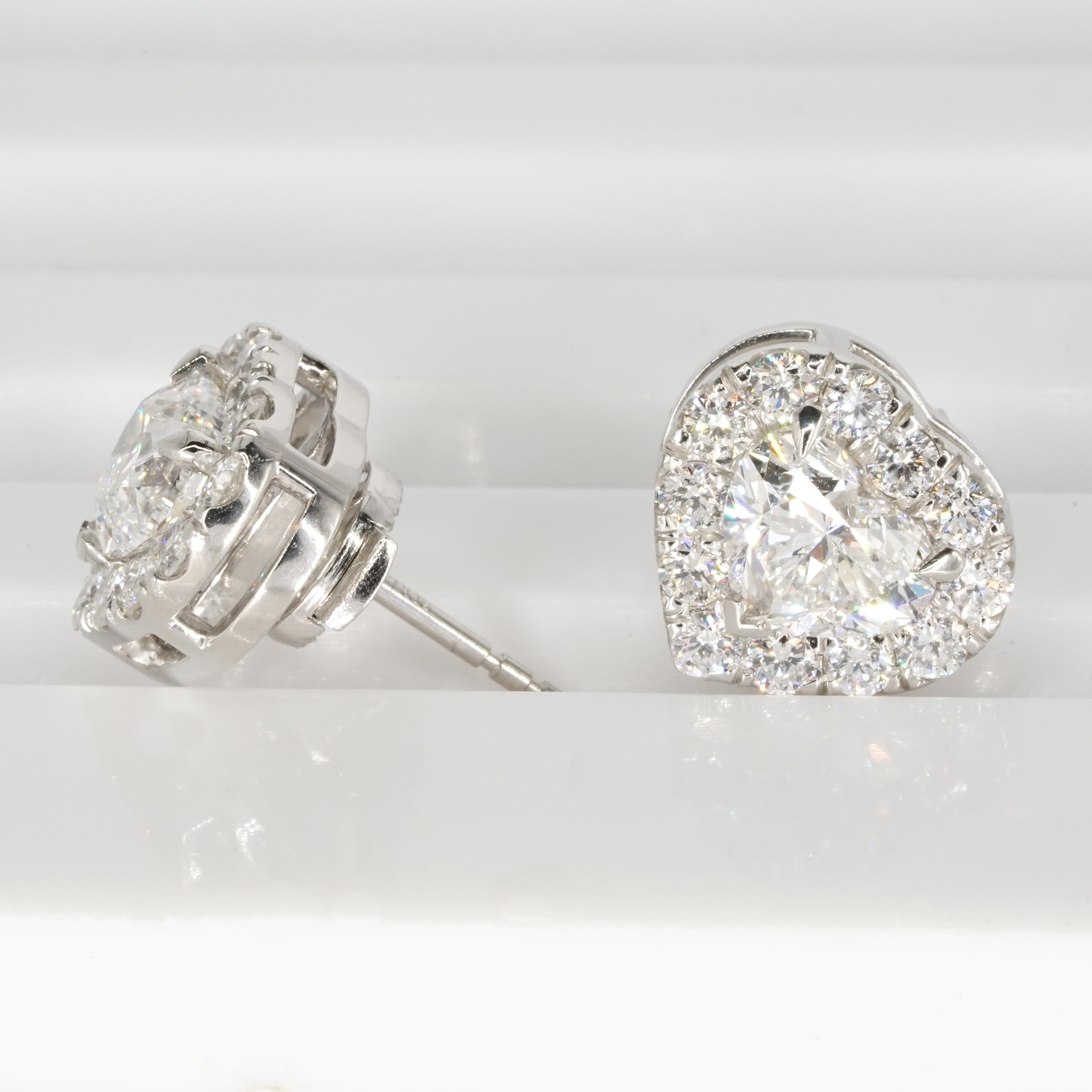 GIA Certified 2 Carat Heart Shape Diamond Stud D/E Color VVS1 Clarity in vendita 5