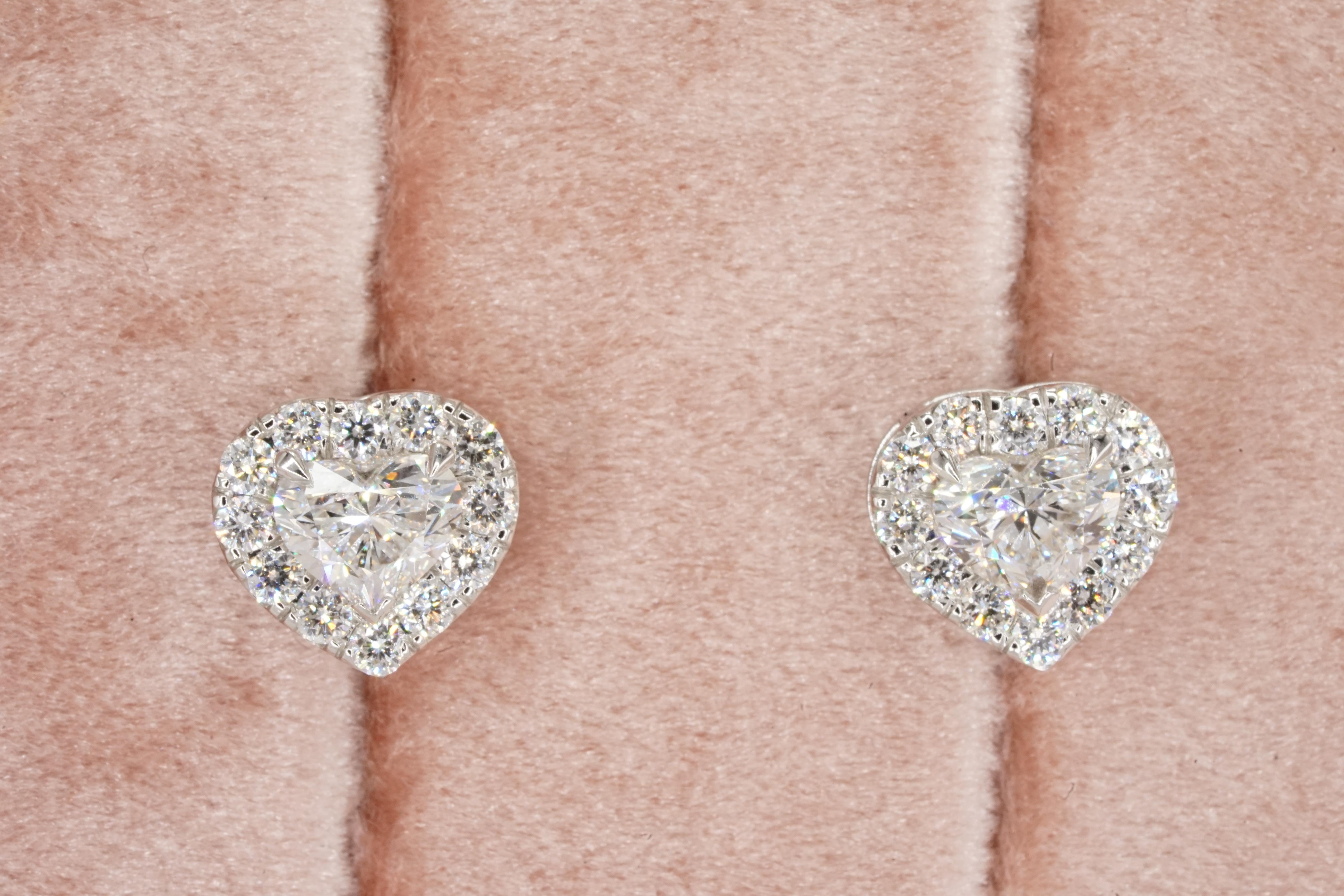 da uomo o donna GIA Certified 2 Carat Heart Shape Diamond Stud D/E Color VVS1 Clarity in vendita