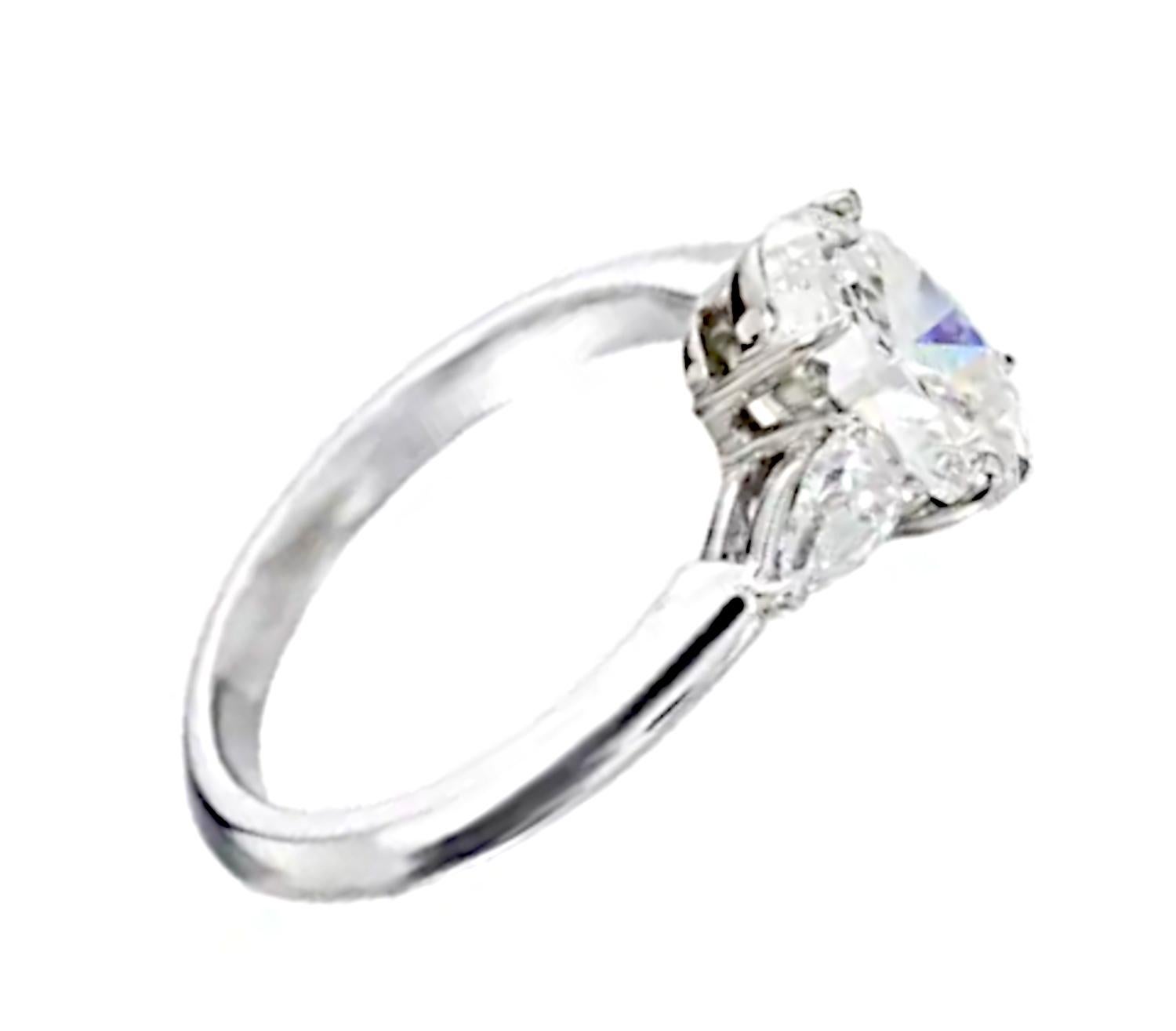 Modern GIA Certified 2 Carat Internally Flawless Oval Brilliant Cut White Gold Ring For Sale