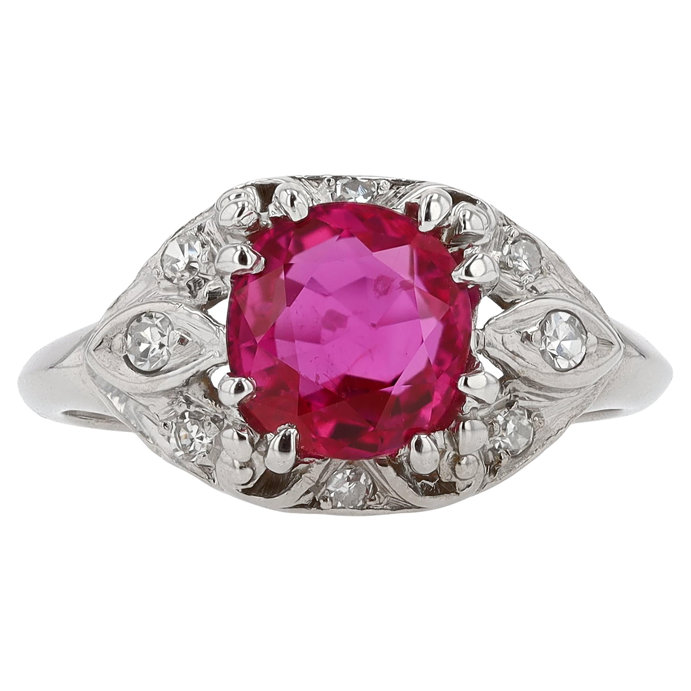 GIA Certified 2 Carat No Heat Burma Ruby Art Deco Ring (Bague Art Déco en rubis de Birmanie certifiée GIA) en vente