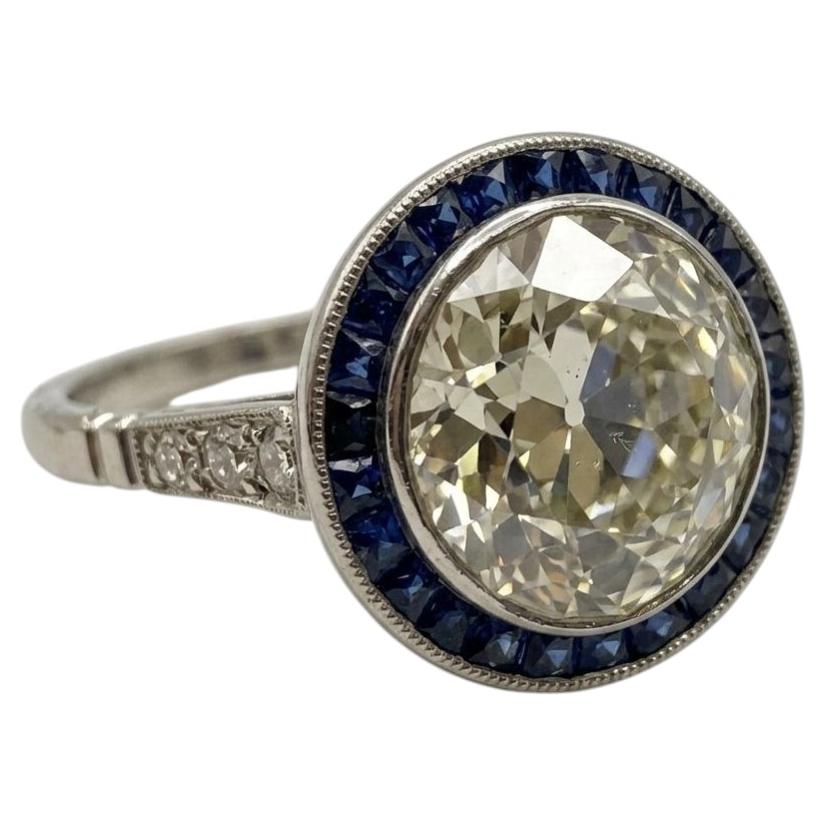 GIA-zertifizierter Verlobungsring mit einem Diamanten im alten europäischen Schliff (2 Karat) und Saphir-Halo
