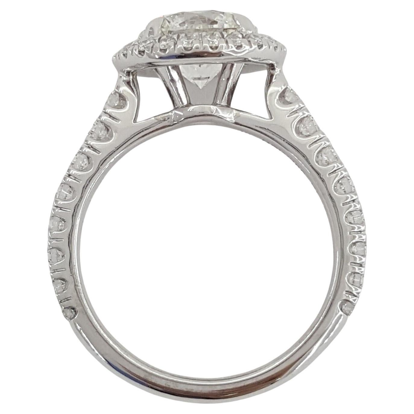 Contemporain Bague de fiançailles Halo en platine certifié GIA de 2 carats avec diamant taillé en rond en vente