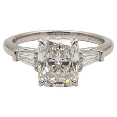 Anello di fidanzamento a tre pietre con diamante taglio radiante certificato GIA da 2 carati