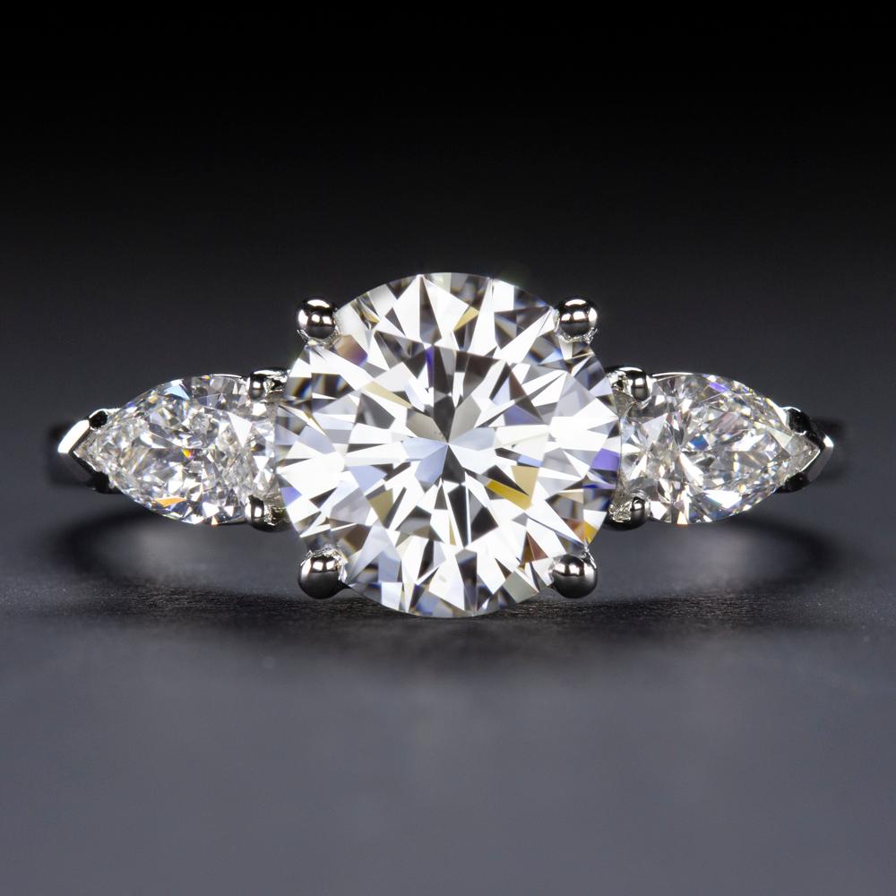 Women's or Men's GIA Certified 2.00 Carat Round Cut Diamond VVS1 Clarity Ring in Platinum For Sale