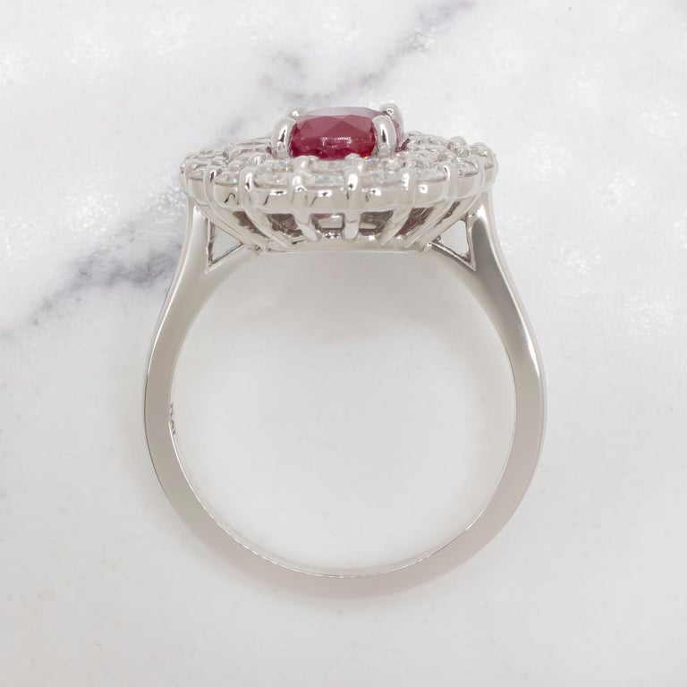 GIA Certified 2 Carat Ruby Diamond Ring In New Condition For Sale In Rome, IT