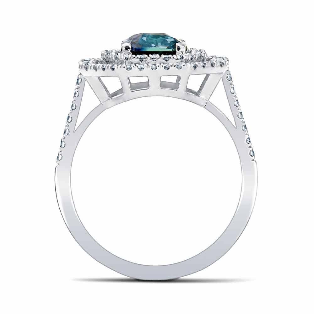 Inspired by Art Deco, the Clarence ring offers perfect symmetry thanks to its double diamond-set surround. At the center of the ring is a superb blue-green sapphire highlighted by the diamond-set surround.

Design by the creator Valérie