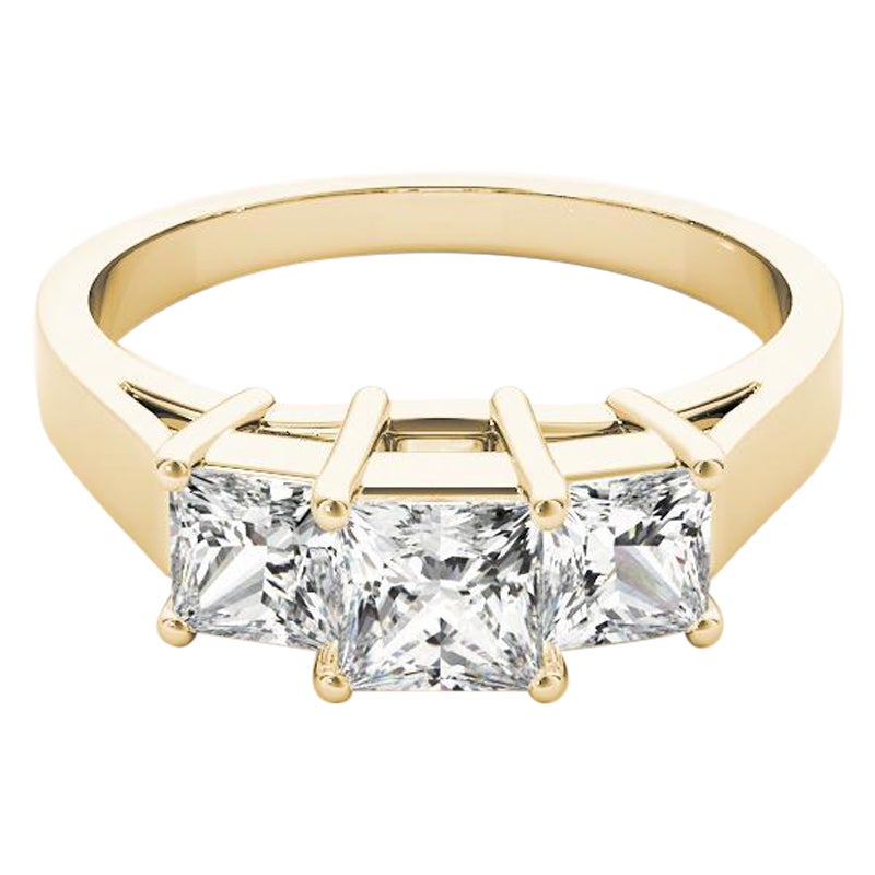GIA Certified 2 Carat Three-Stone Princess Cut Anello di diamanti in oro giallo 18K