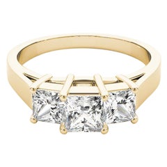 GIA Certified 2 Carat Three-Stone Princess Cut 18K Yellow Gold Diamond Ring (bague en or jaune 18K avec diamant)
