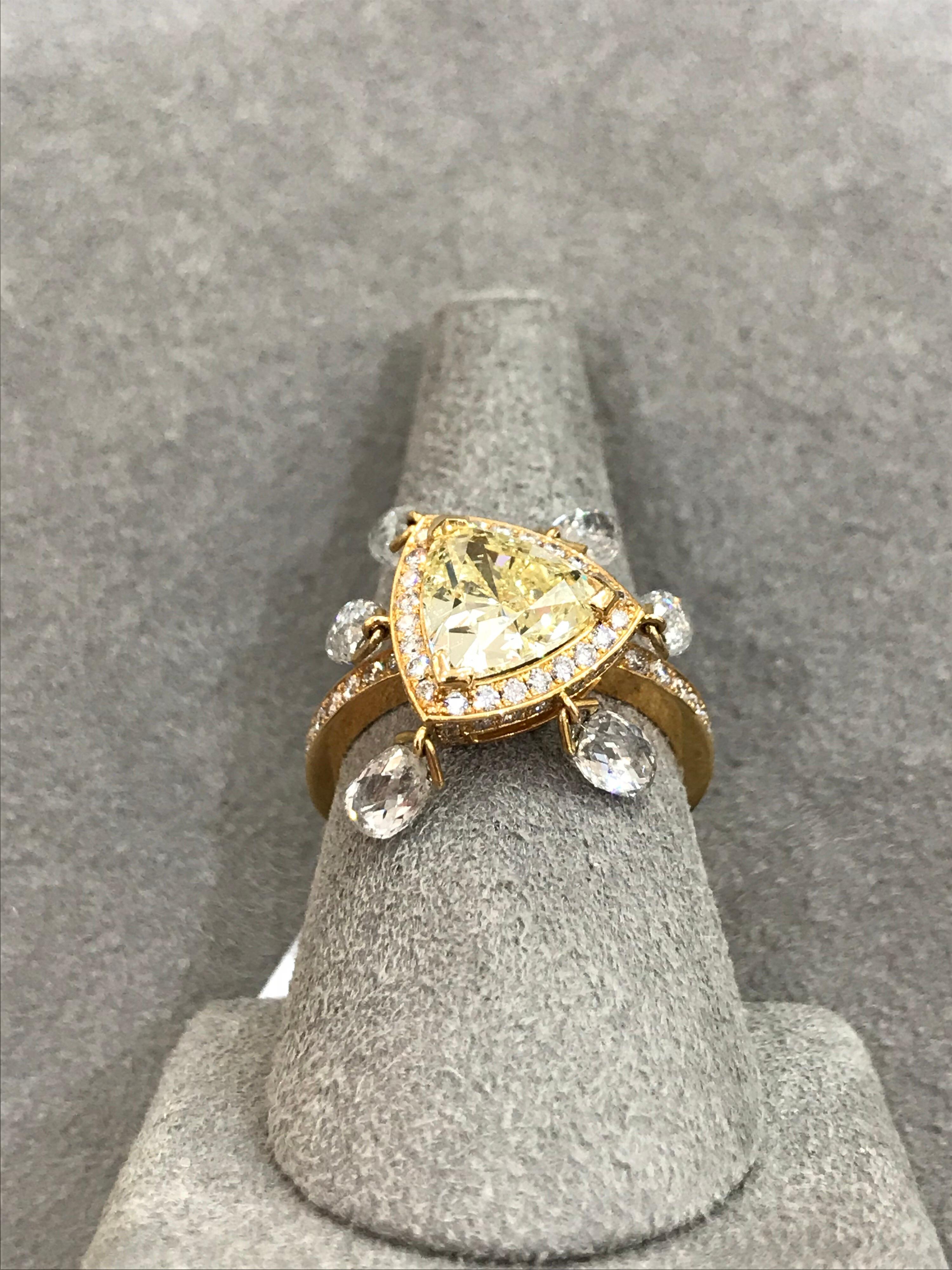 Mixed Cut GIA Certified 2.02 Carat Triangular Cut Yellow Diamond & Briolette Fashion Ring For Sale