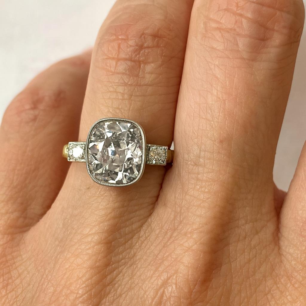Art déco Bague en diamant certifié GIA de 2 carats, d'inspiration vintage, avec diamants brillants d'ancienne mine en vente