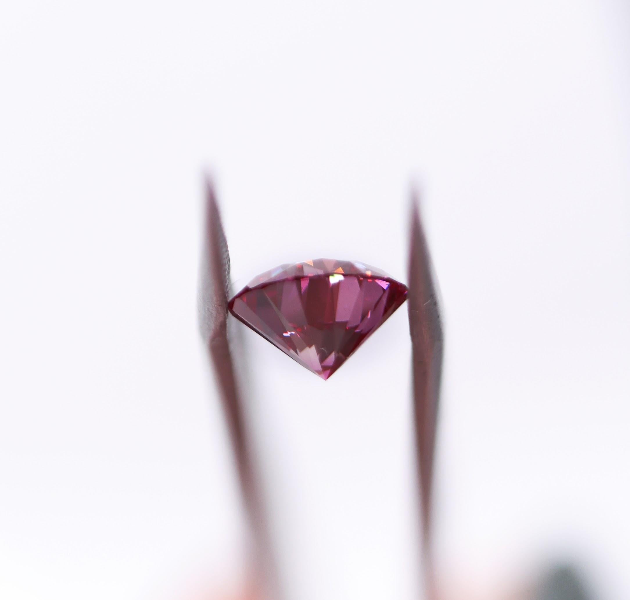 Modernist GIA Certified 2 Carat VVS2 Deep Purplish Pink Diamond Earth Mined Brilliant 8mm For Sale