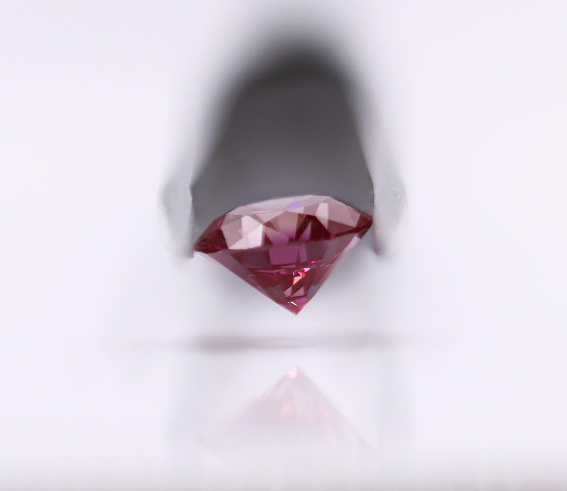 GIA zertifiziert 2 Karat VVS2 Deep Purplish Pink Diamond Erde abgebaut Brillant 8mm im Zustand „Neu“ in Columbus, OH