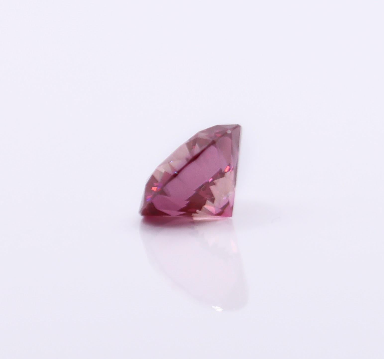 Women's or Men's GIA Certified 2 Carat VVS2 Deep Purplish Pink Diamond Earth Mined Brilliant 8mm For Sale