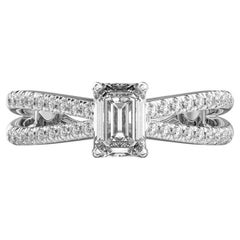 GIA Certified 2 Cts D/VVS1 Emerald Diamond Split Shank Pavé Ring Oro bianco 18K